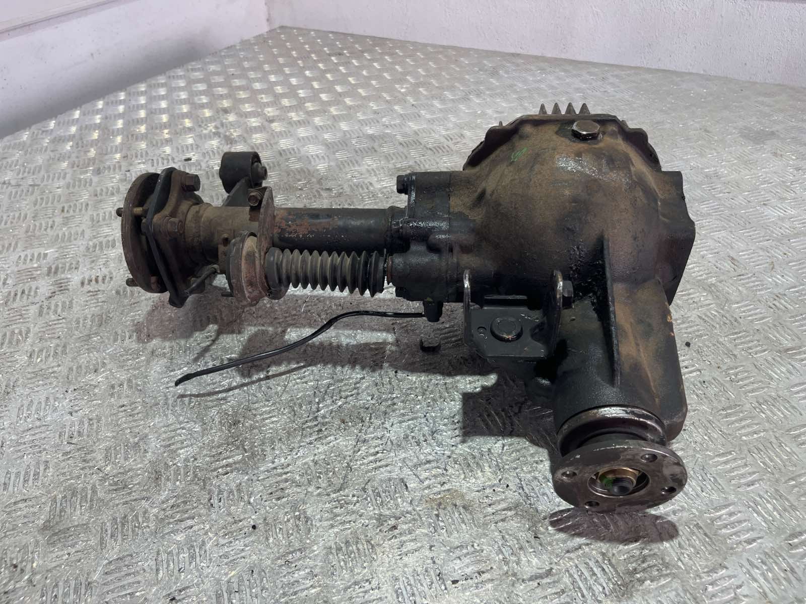 DIFERENCIAL DELANTERO MITSUBISHI MONTERO (V20/V40) - recambio desguace - vista 5
