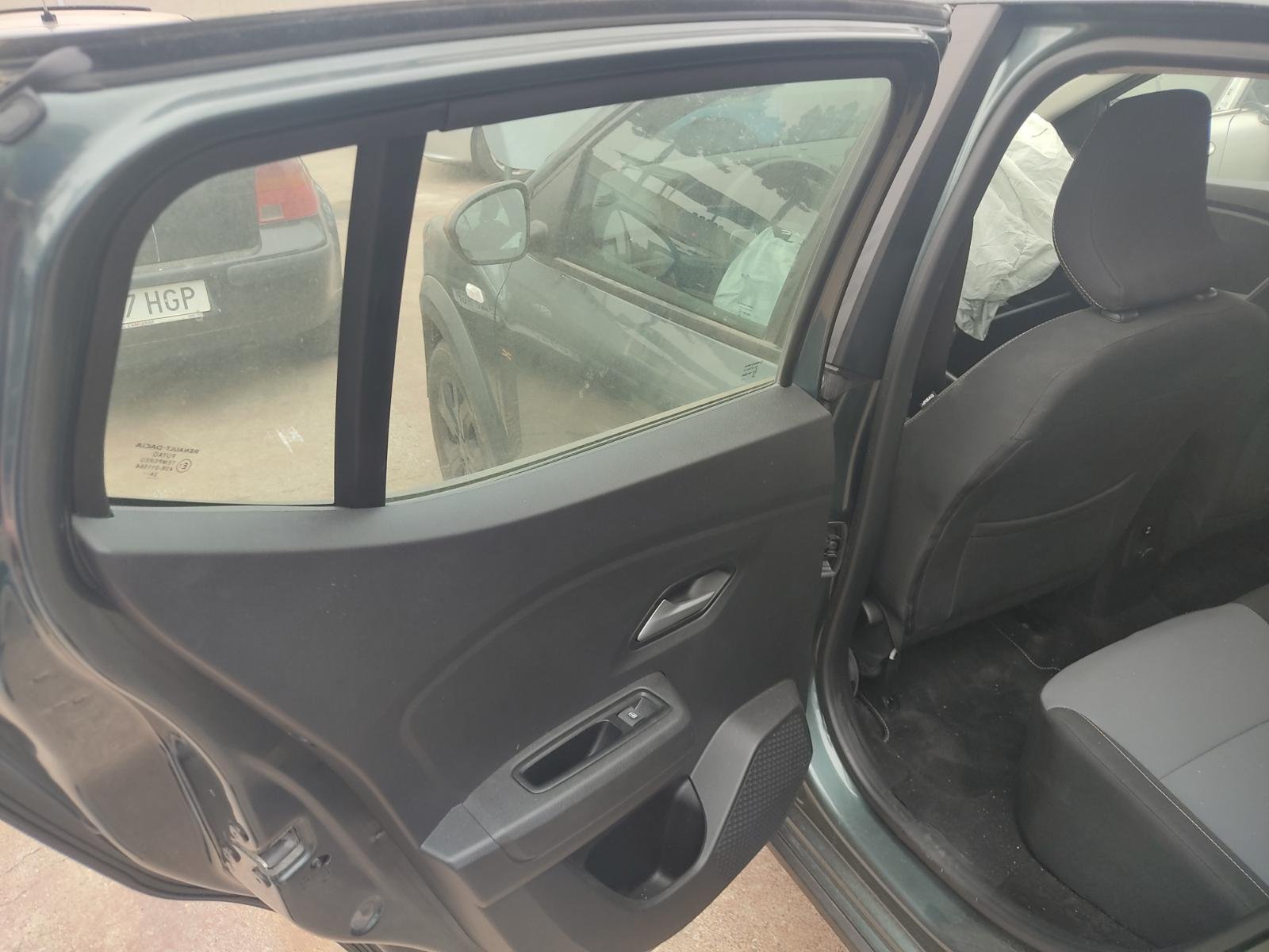 PUERTA TRASERA IZQUIERDA DACIA SANDERO III - recambio desguace - vista 15