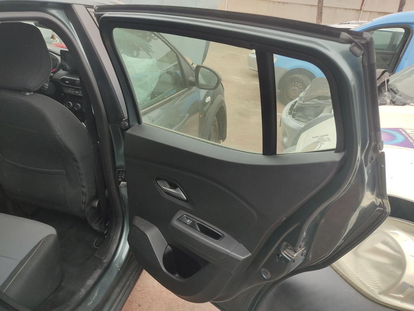PUERTA TRASERA IZQUIERDA DACIA SANDERO III - recambio desguace - vista 23