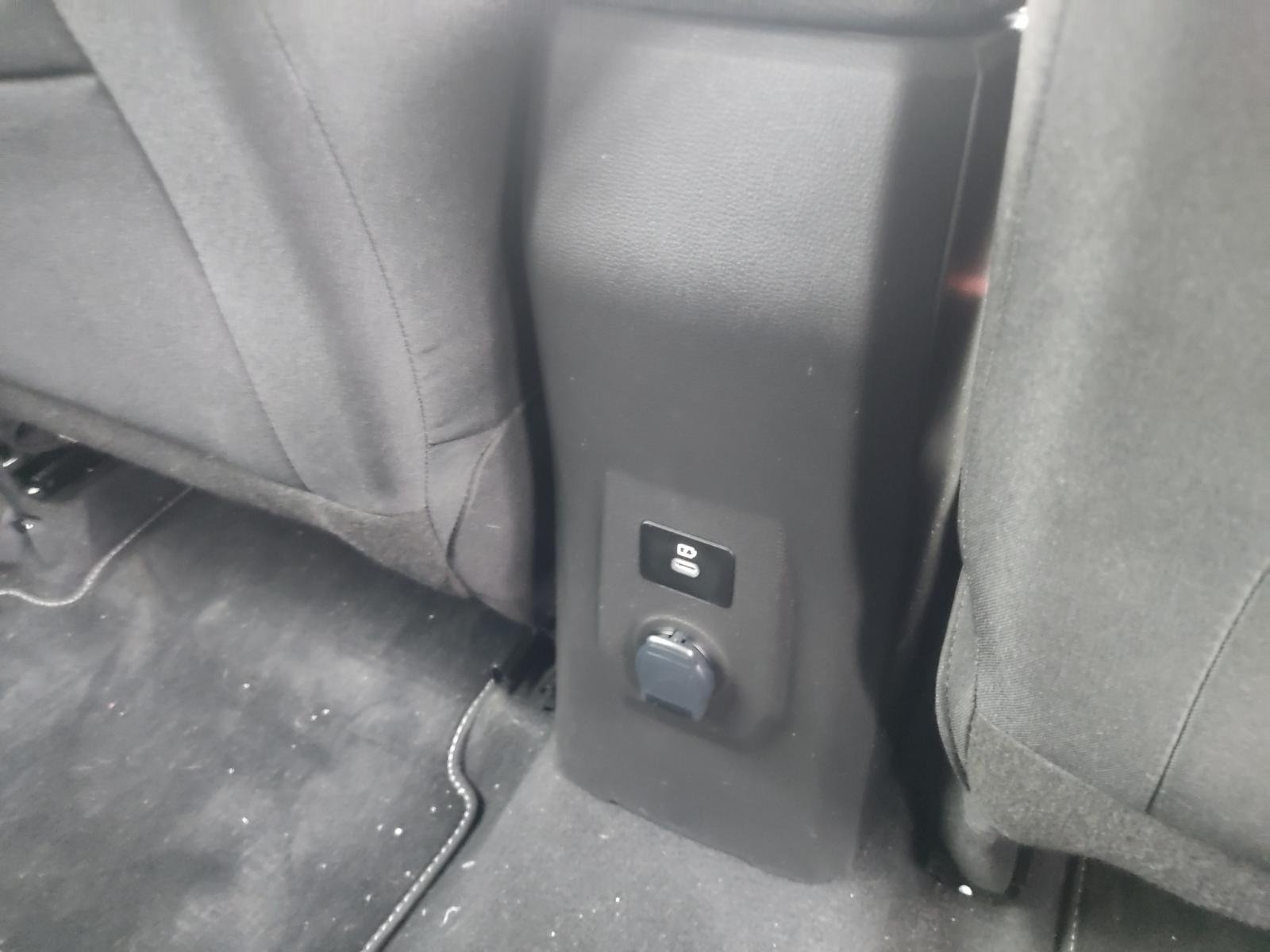 PUERTA TRASERA IZQUIERDA DACIA SANDERO III - recambio desguace - vista 26