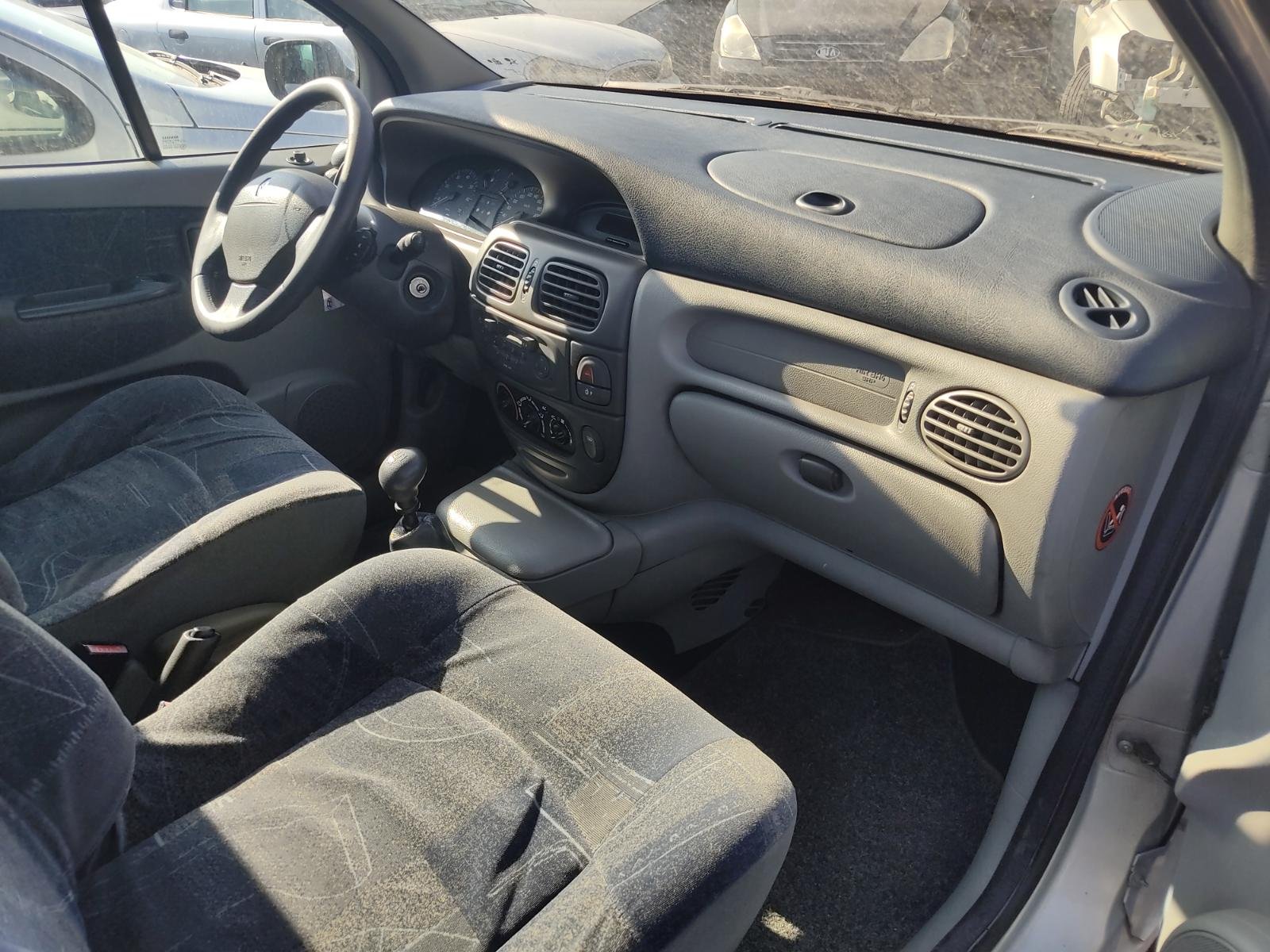 SISTEMA AUDIO / RADIO CD RENAULT SCENIC (JA..) - recambio desguace - vista 29