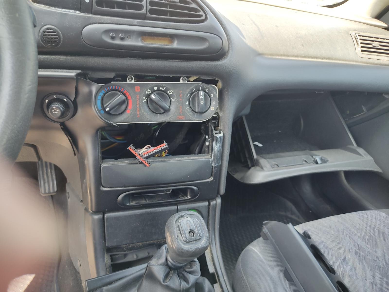 RADIADOR AGUA FORD MONDEO II Sedán - recambio desguace - vista 7