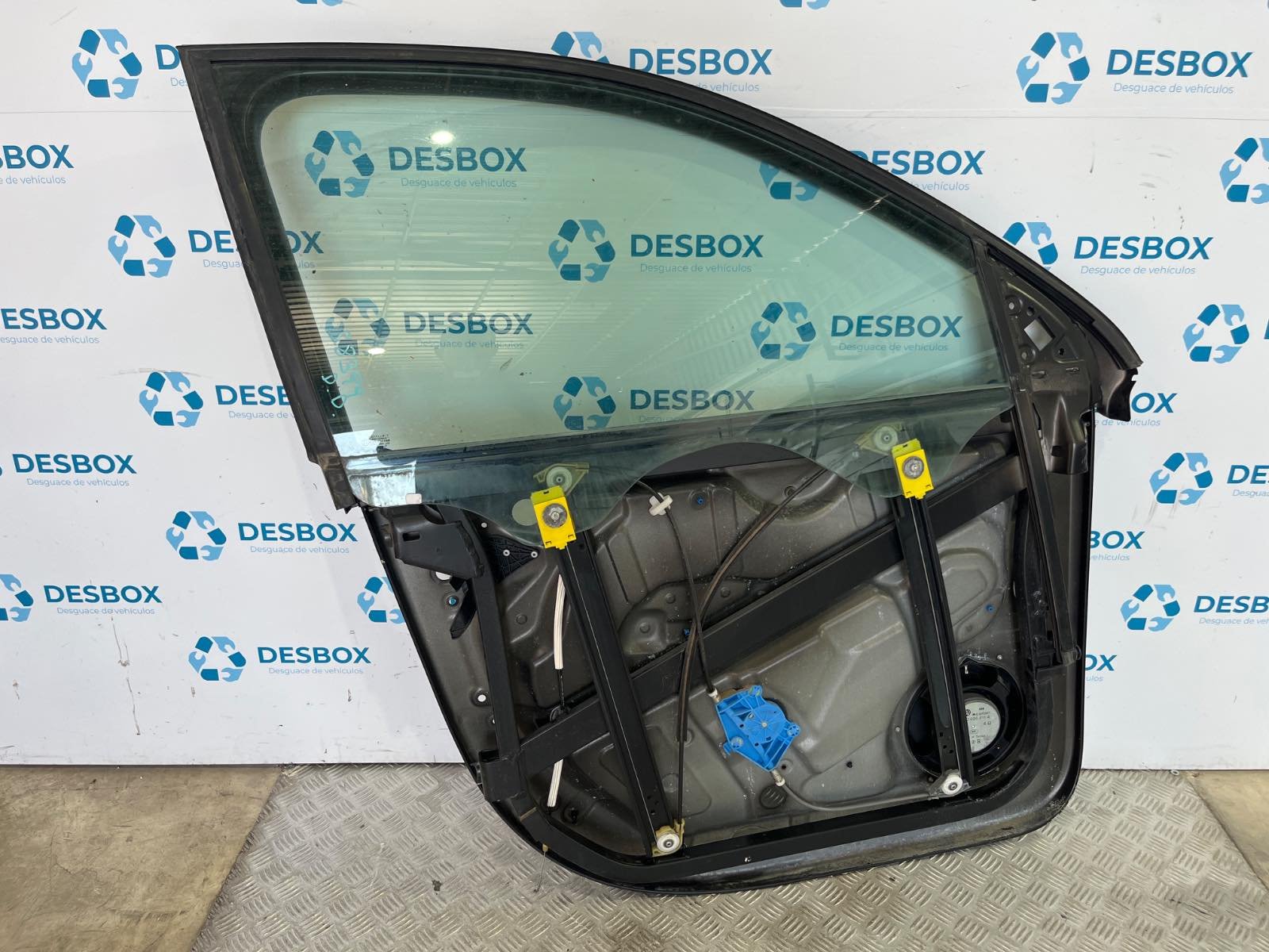 ELEVALUNAS DELANTERO DERECHO VOLKSWAGEN TOUAREG (7LA) - recambio desguace - vista 3