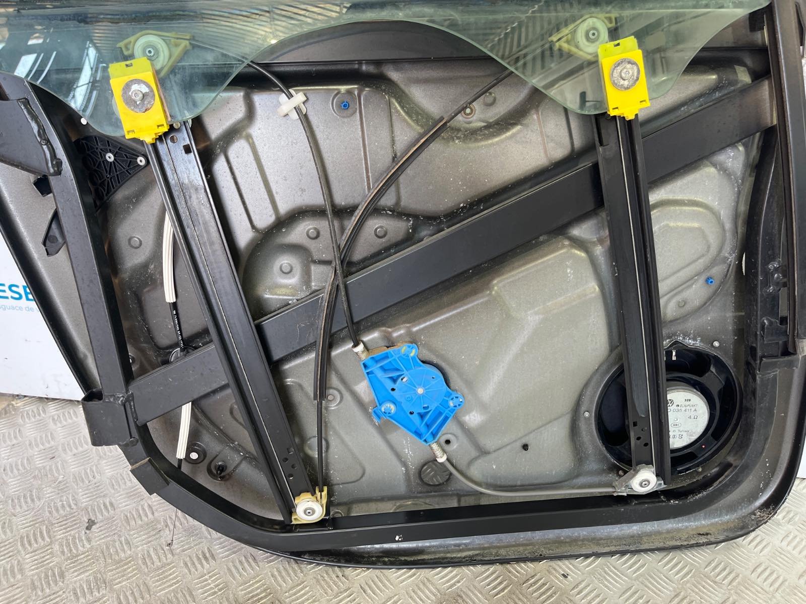 ELEVALUNAS DELANTERO DERECHO VOLKSWAGEN TOUAREG (7LA) - recambio desguace - vista 4