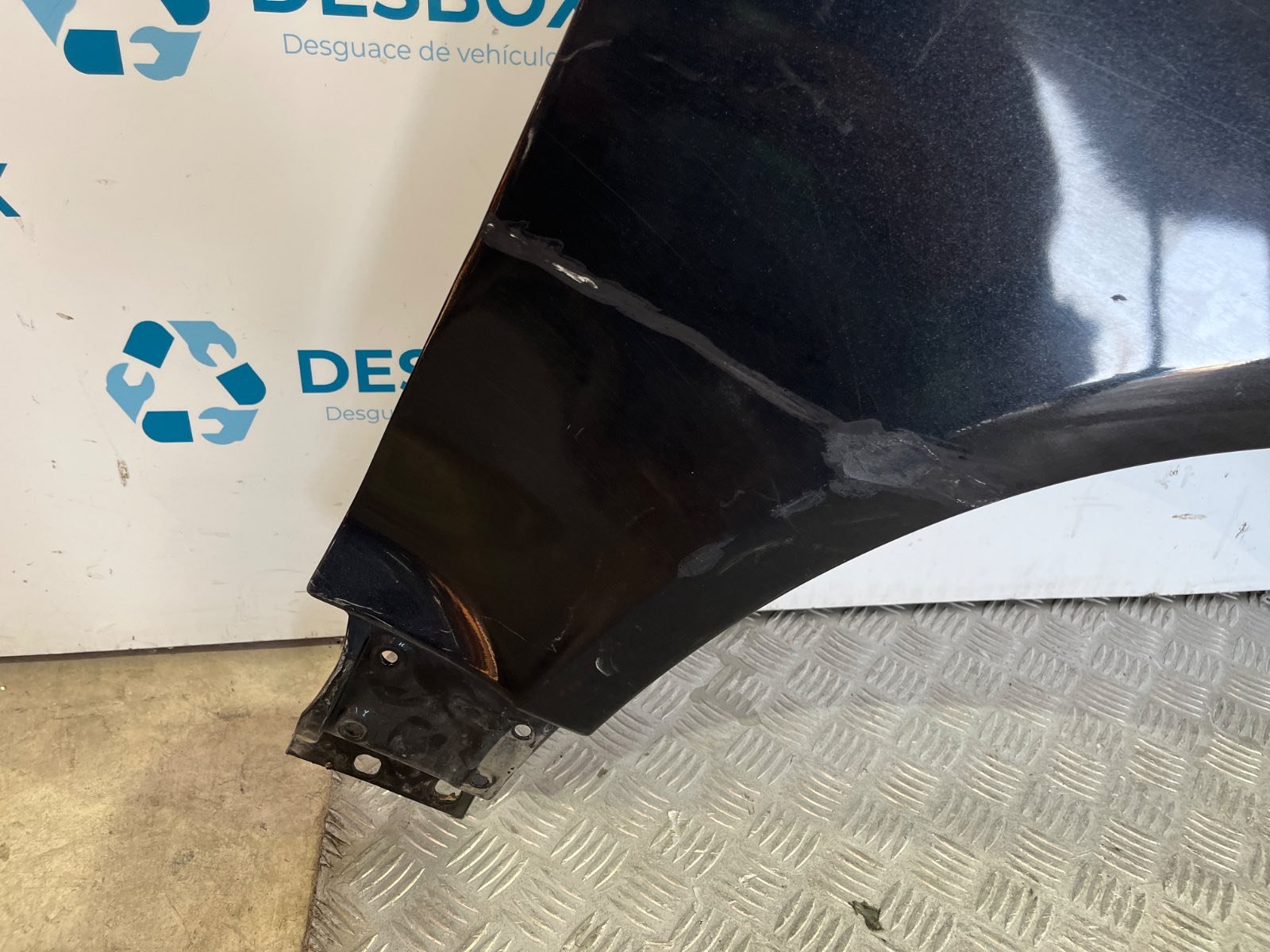 Recambio de ALETA DELANTERA DERECHA para VOLKSWAGEN TOUAREG (7LA) 5.0 V10 AYH - NEGRO 3