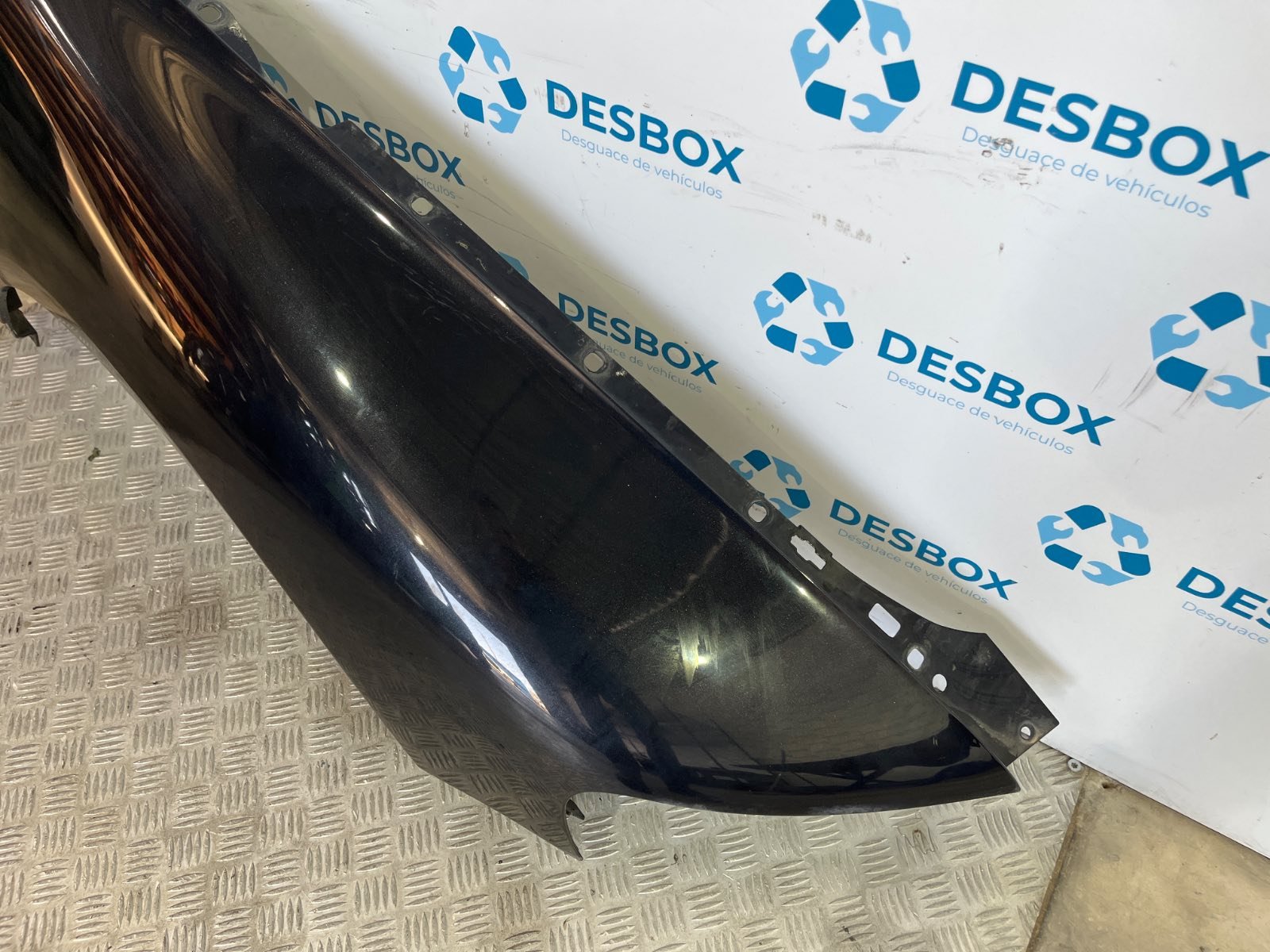 Recambio de ALETA DELANTERA DERECHA para VOLKSWAGEN TOUAREG (7LA) 5.0 V10 AYH - NEGRO 4