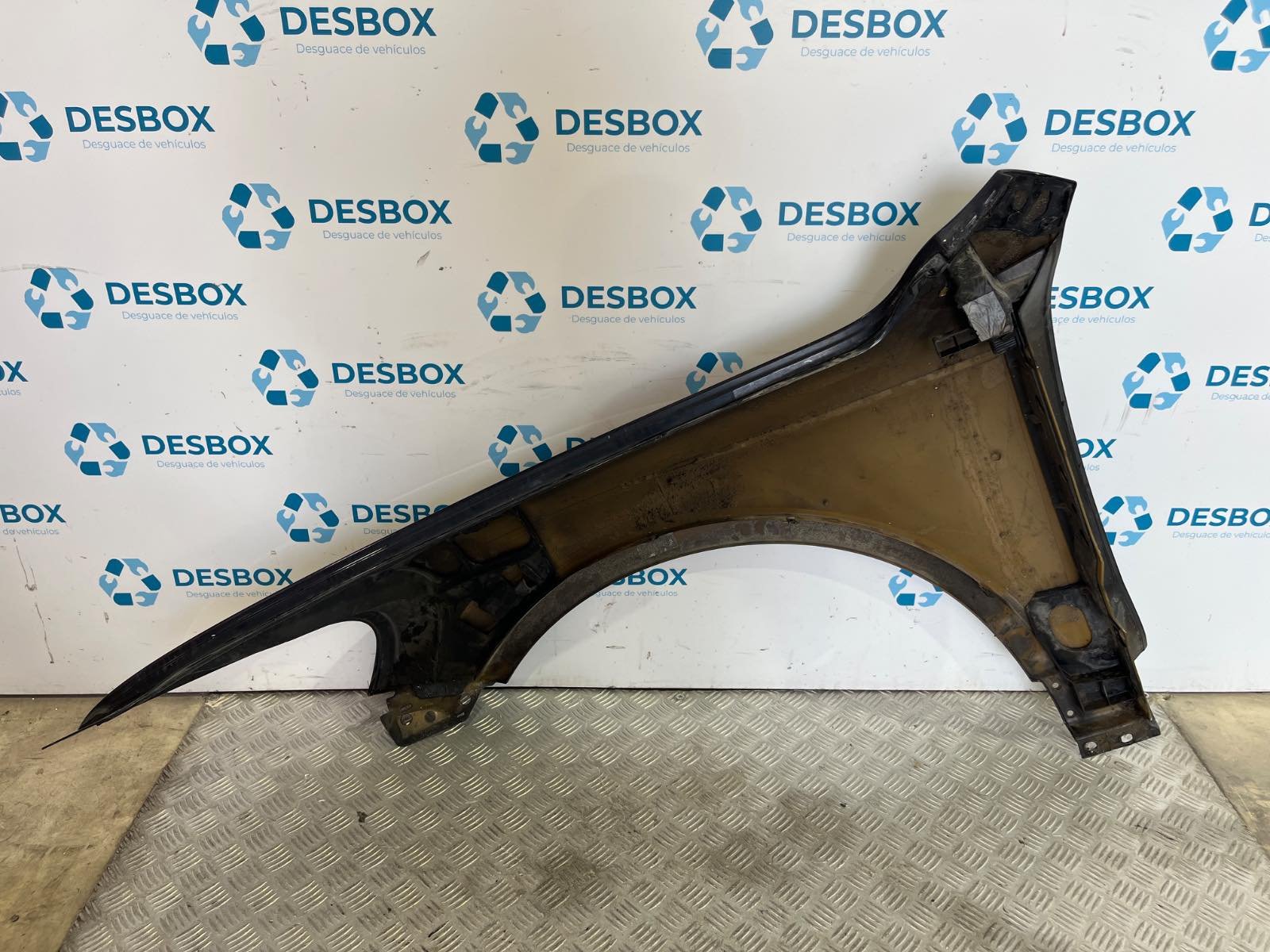 Recambio de ALETA DELANTERA DERECHA para VOLKSWAGEN TOUAREG (7LA) 5.0 V10 AYH - NEGRO 5