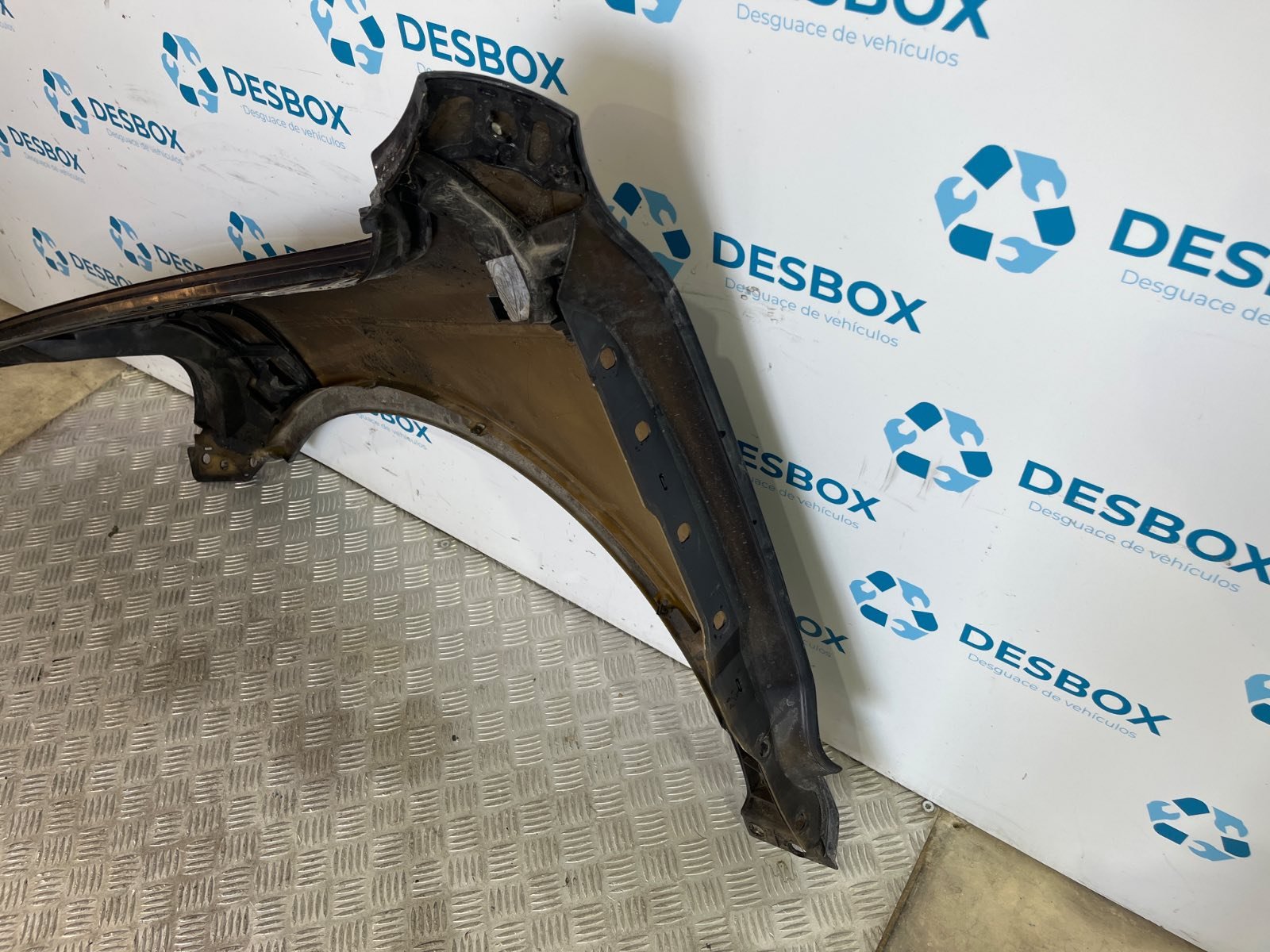 Recambio de ALETA DELANTERA DERECHA para VOLKSWAGEN TOUAREG (7LA) 5.0 V10 AYH - NEGRO 6