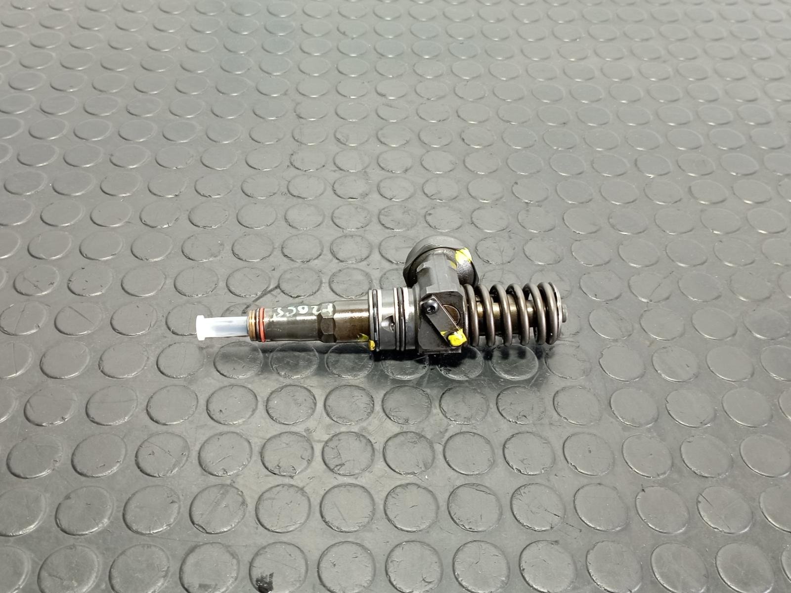 INYECTOR SEAT LEON (1P1) - recambio desguace - vista 2