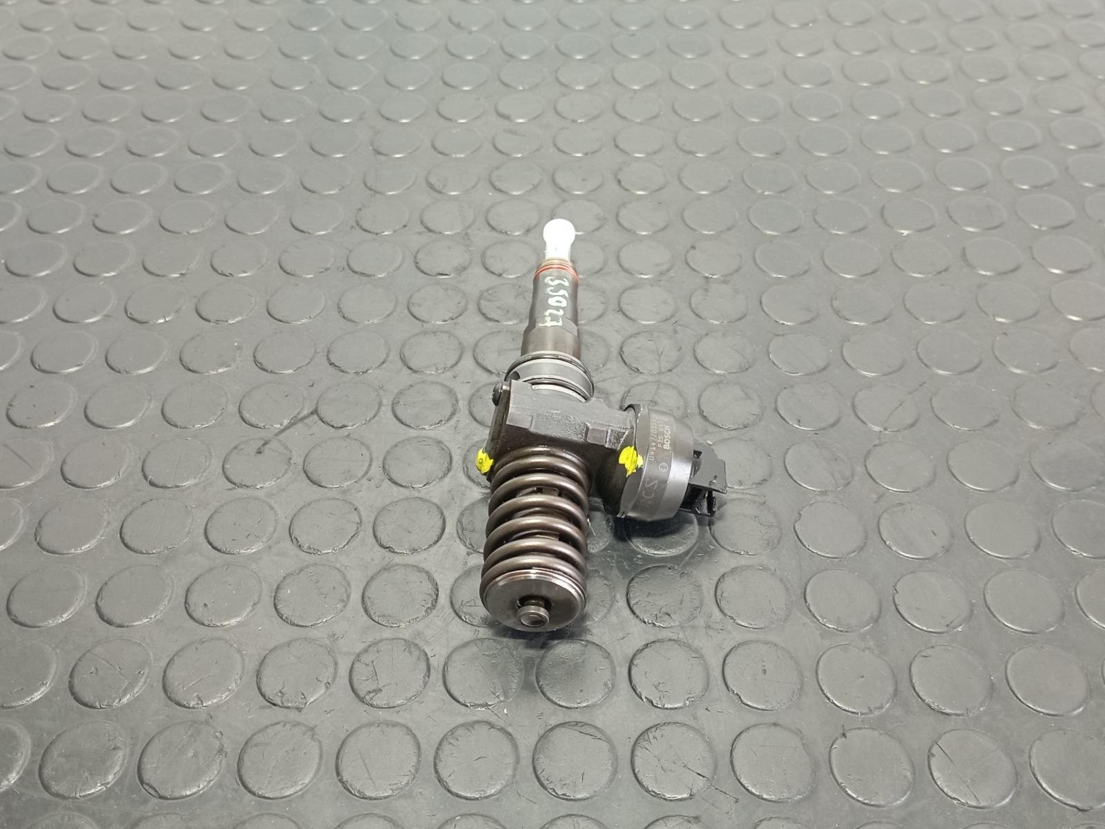 INYECTOR SEAT LEON (1P1) - recambio desguace - vista 3