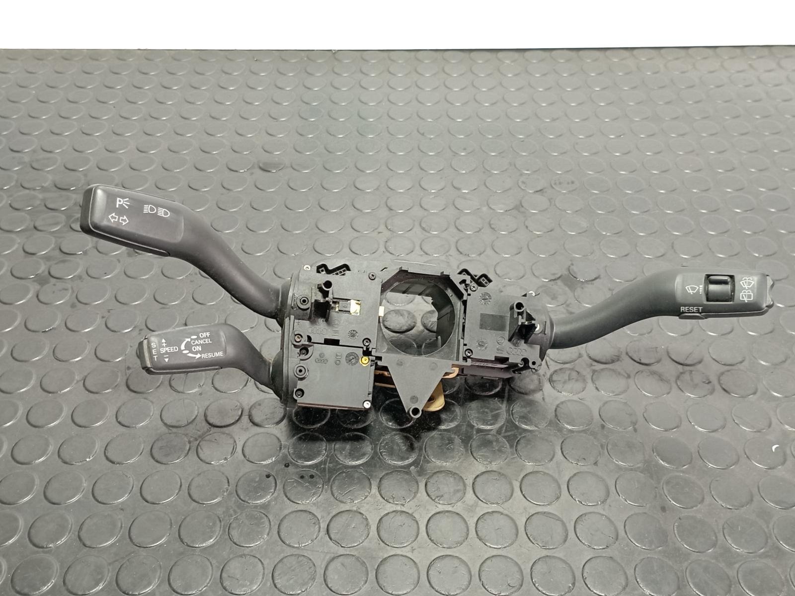 MANDO MULTIFUNCION AUDI A4 AVANT (8E) - recambio desguace