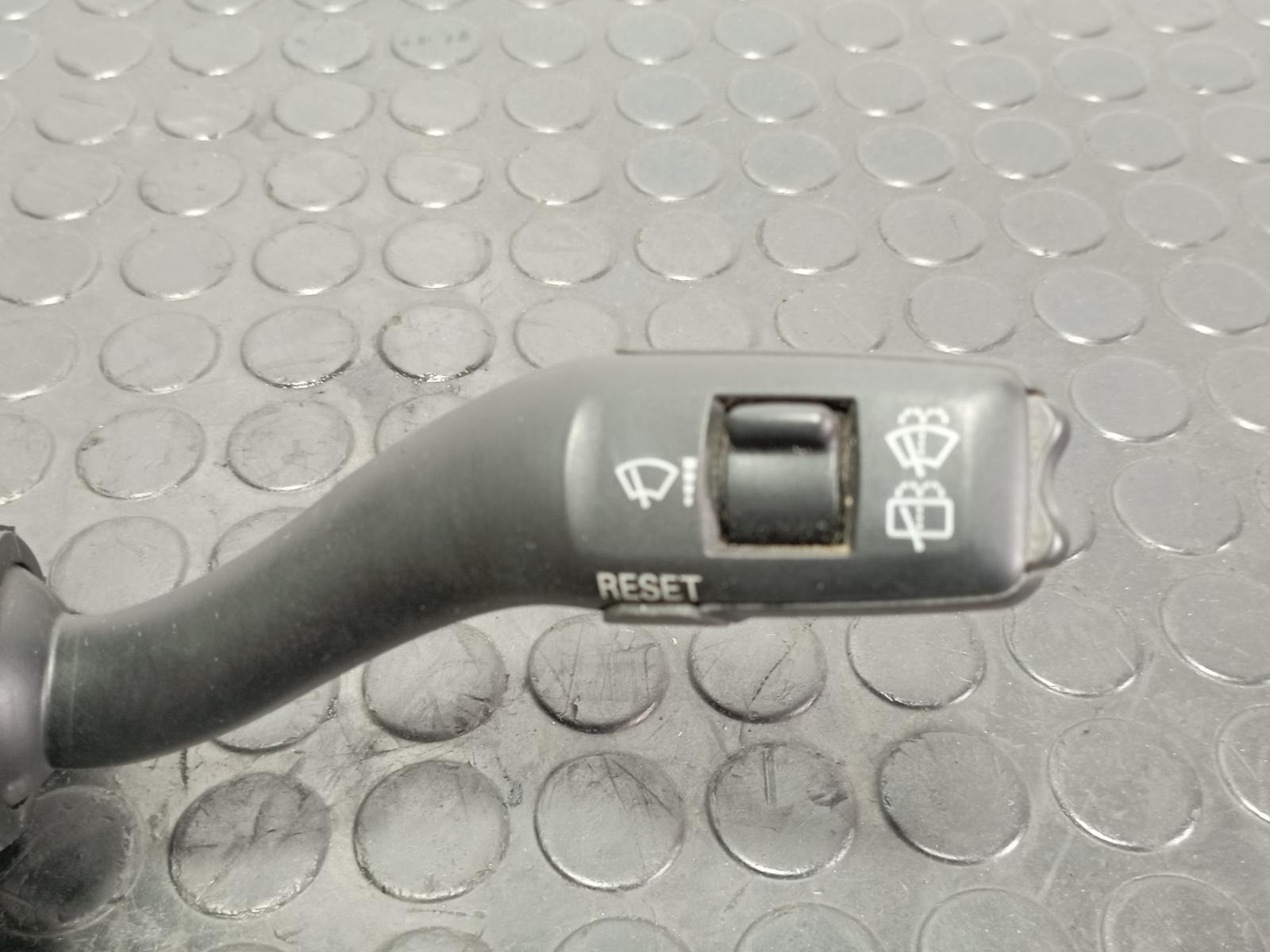 MANDO MULTIFUNCION AUDI A4 AVANT (8E) - recambio desguace - vista 3
