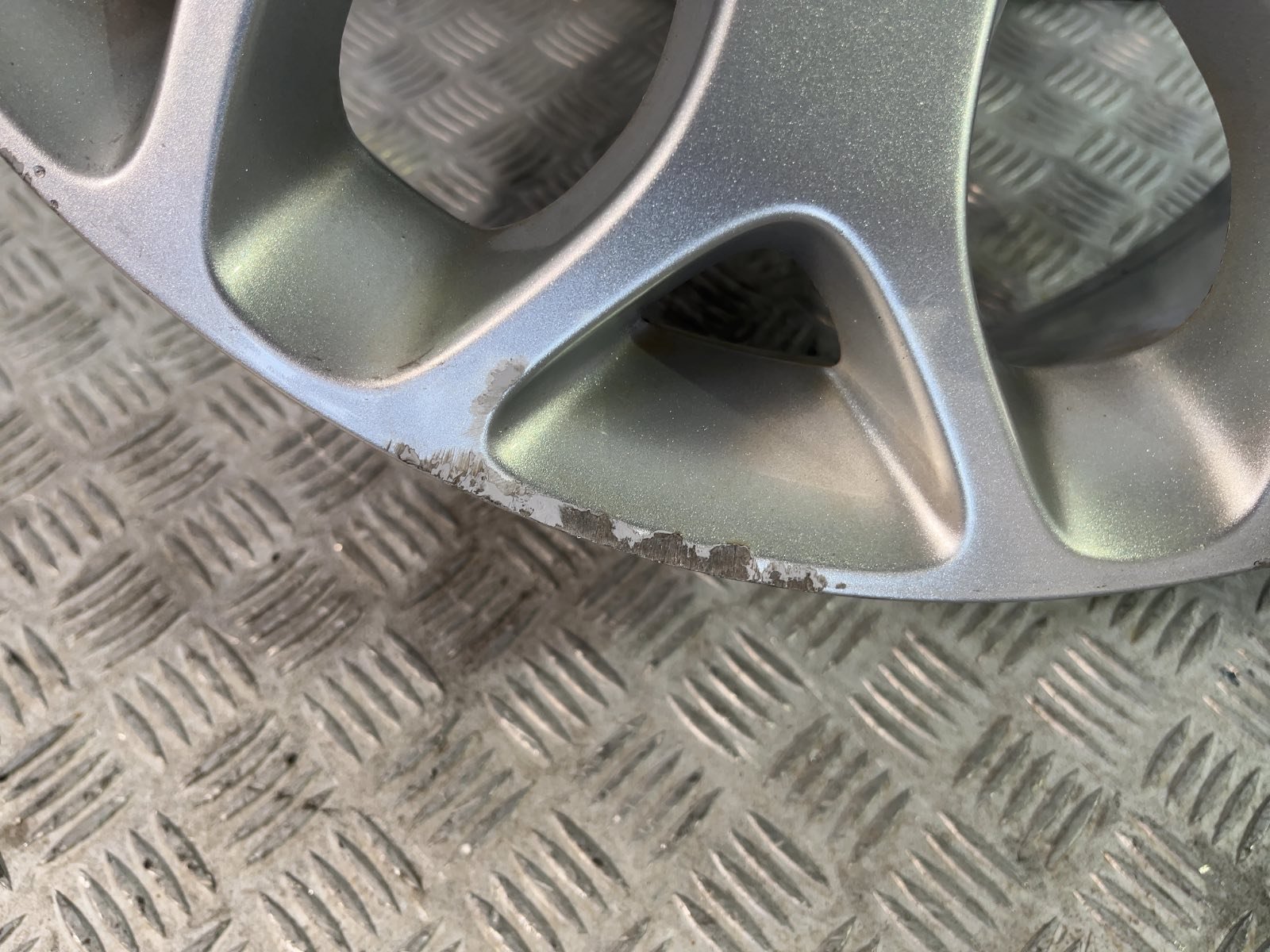 JUEGO LLANTAS FORD FOCUS BERLINA (CAP) - recambio desguace - vista 12