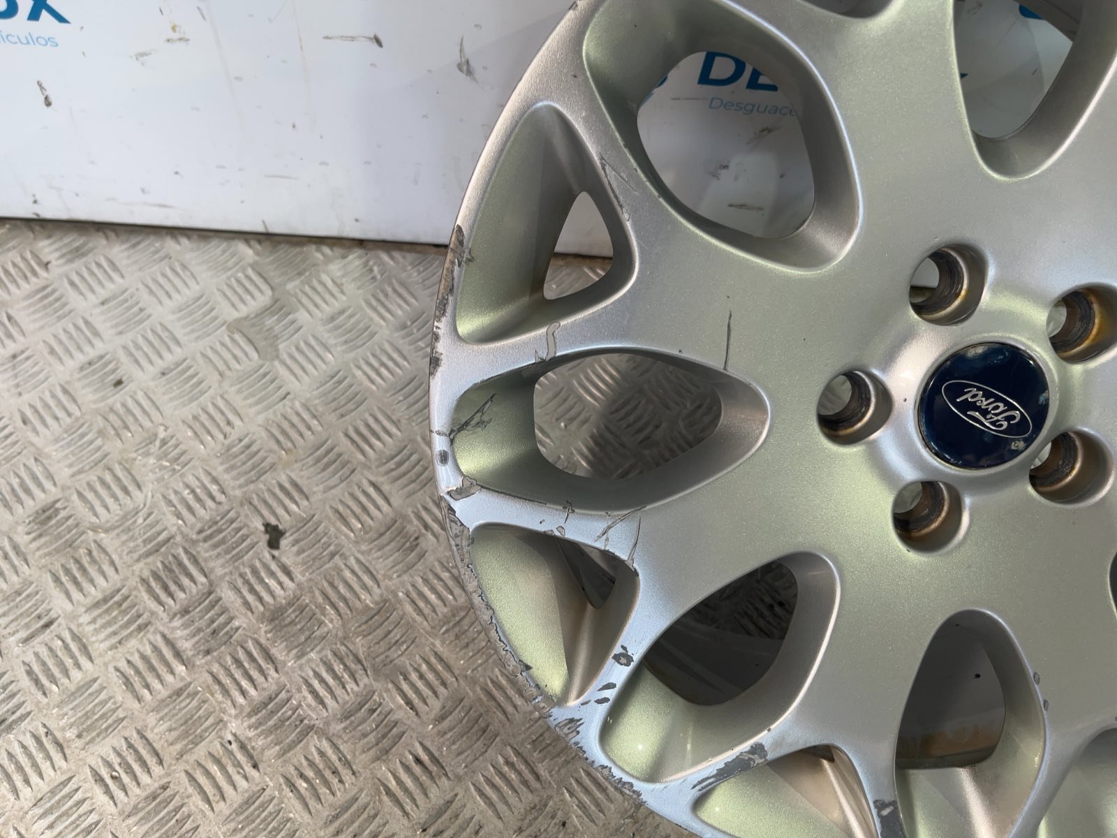 JUEGO LLANTAS FORD FOCUS BERLINA (CAP) - recambio desguace - vista 6