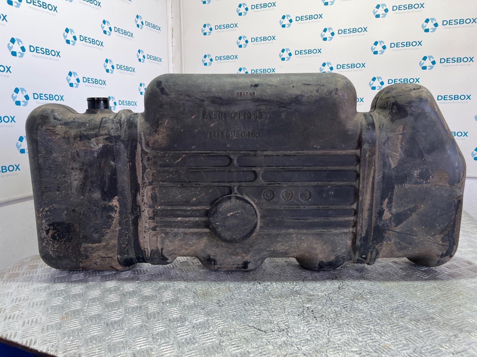 Recambio de DEPOSITO COMBUSTIBLE para VOLKSWAGEN LT CAJA CERRADA / COMBI (MOD. 1997) FURGON 2.8 TDI ATA referencia OEM IAM A9014711998 - BLANCO 6