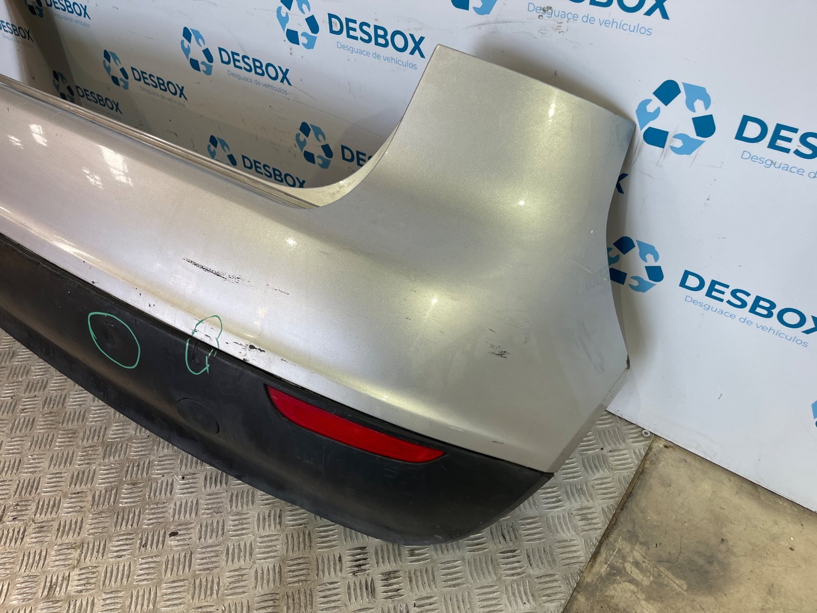 PARAGOLPES TRASERO VOLKSWAGEN GOLF PLUS (5M1) - recambio desguace - vista 4