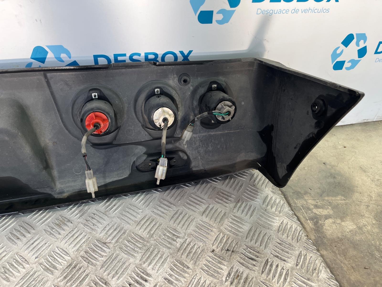 PARAGOLPES TRASERO PIAGGIO (VESPA) PORTER Caja/Chasis - recambio desguace - vista 6