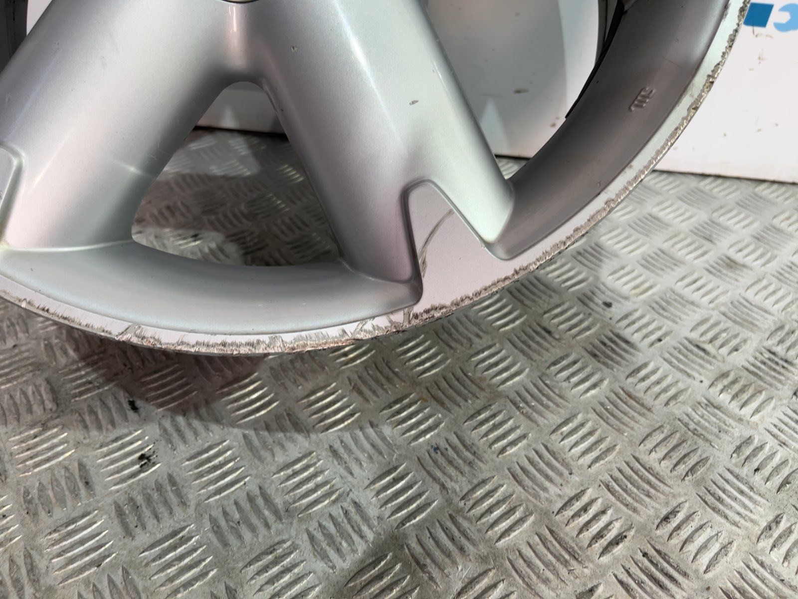 JUEGO LLANTAS NISSAN MURANO (Z50) - recambio desguace - vista 13