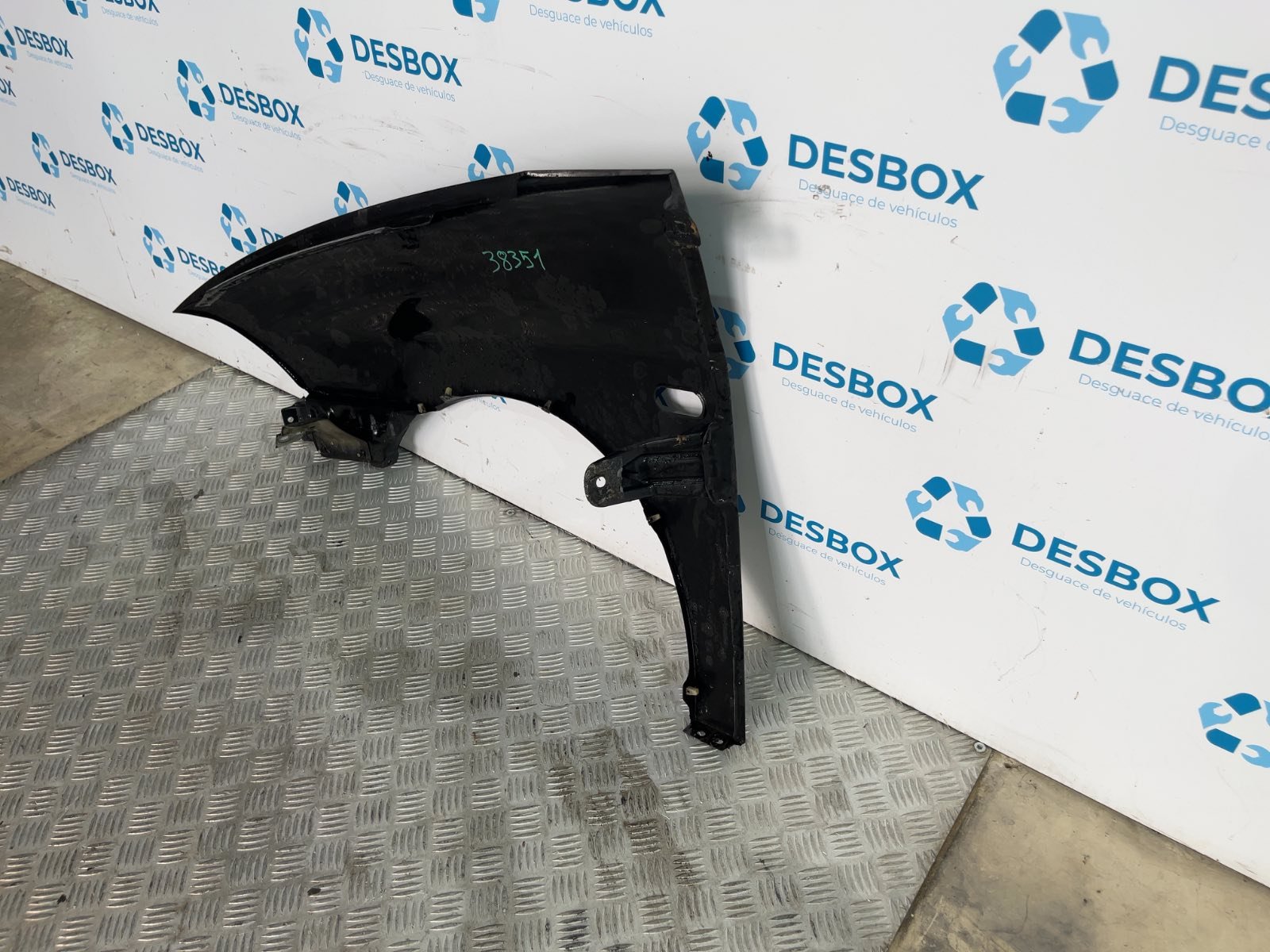 ALETA DELANTERA DERECHA SEAT IBIZA (6L1) - recambio desguace - vista 4