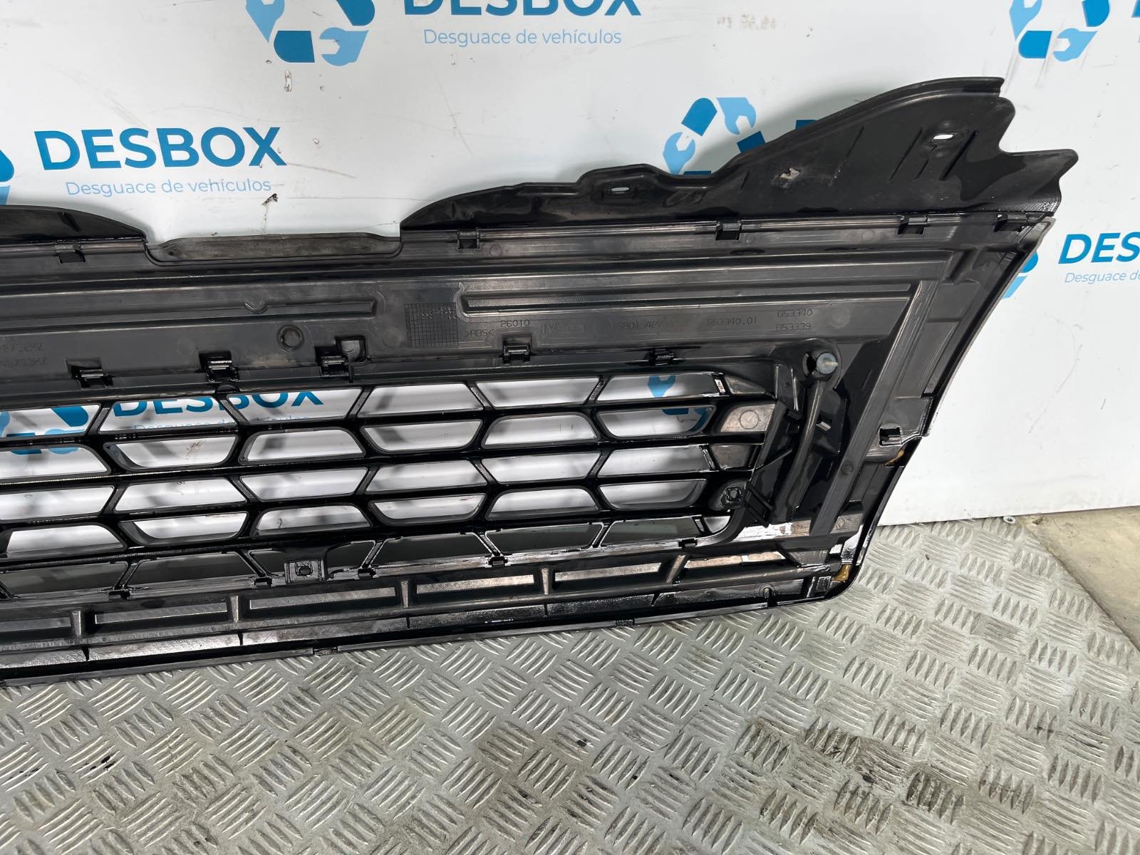 REJILLA DELANTERA IVECO DAILY VI Caja/Chasis - recambio desguace - vista 6