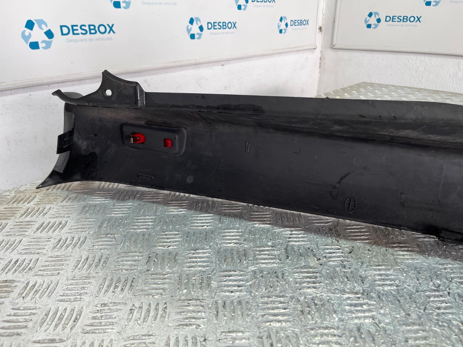 PARAGOLPES TRASERO RENAULT TRAFIC II Furgoneta - recambio desguace - vista 3