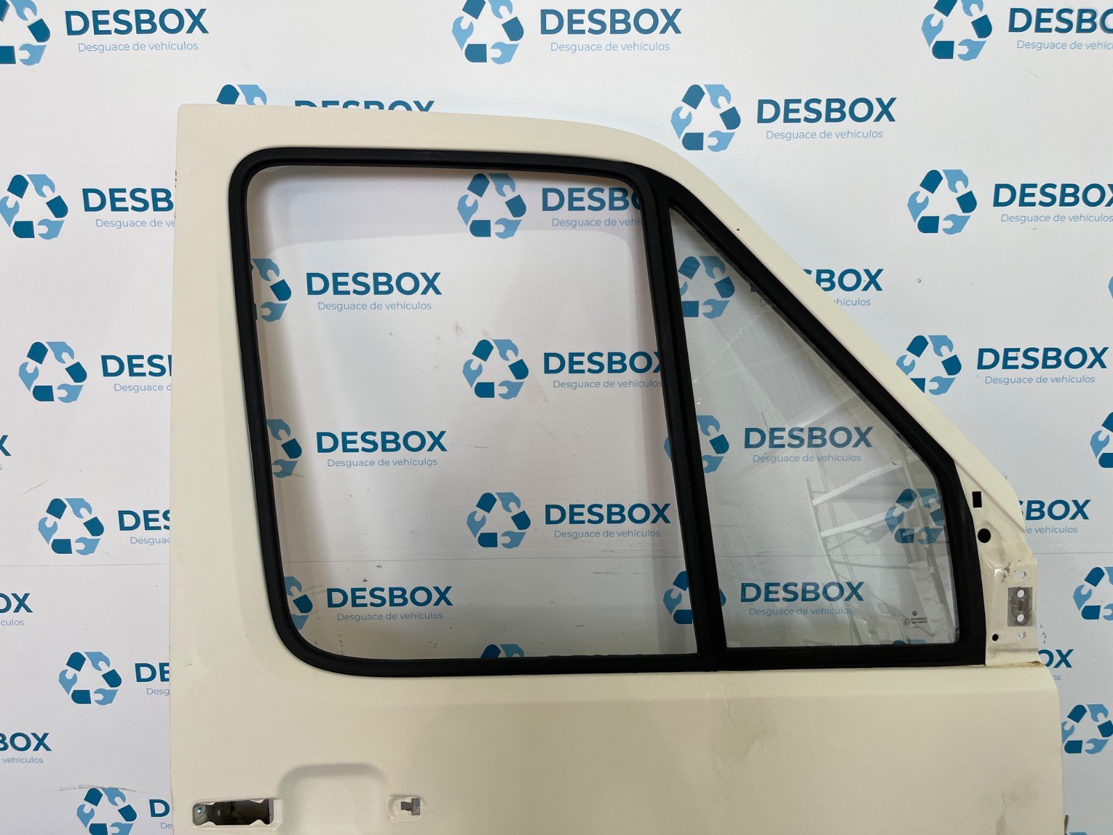 PUERTA DELANTERA DERECHA VOLKSWAGEN LT CAJA CERRADA / COMBI (MOD. 1997) - recambio desguace - vista 3