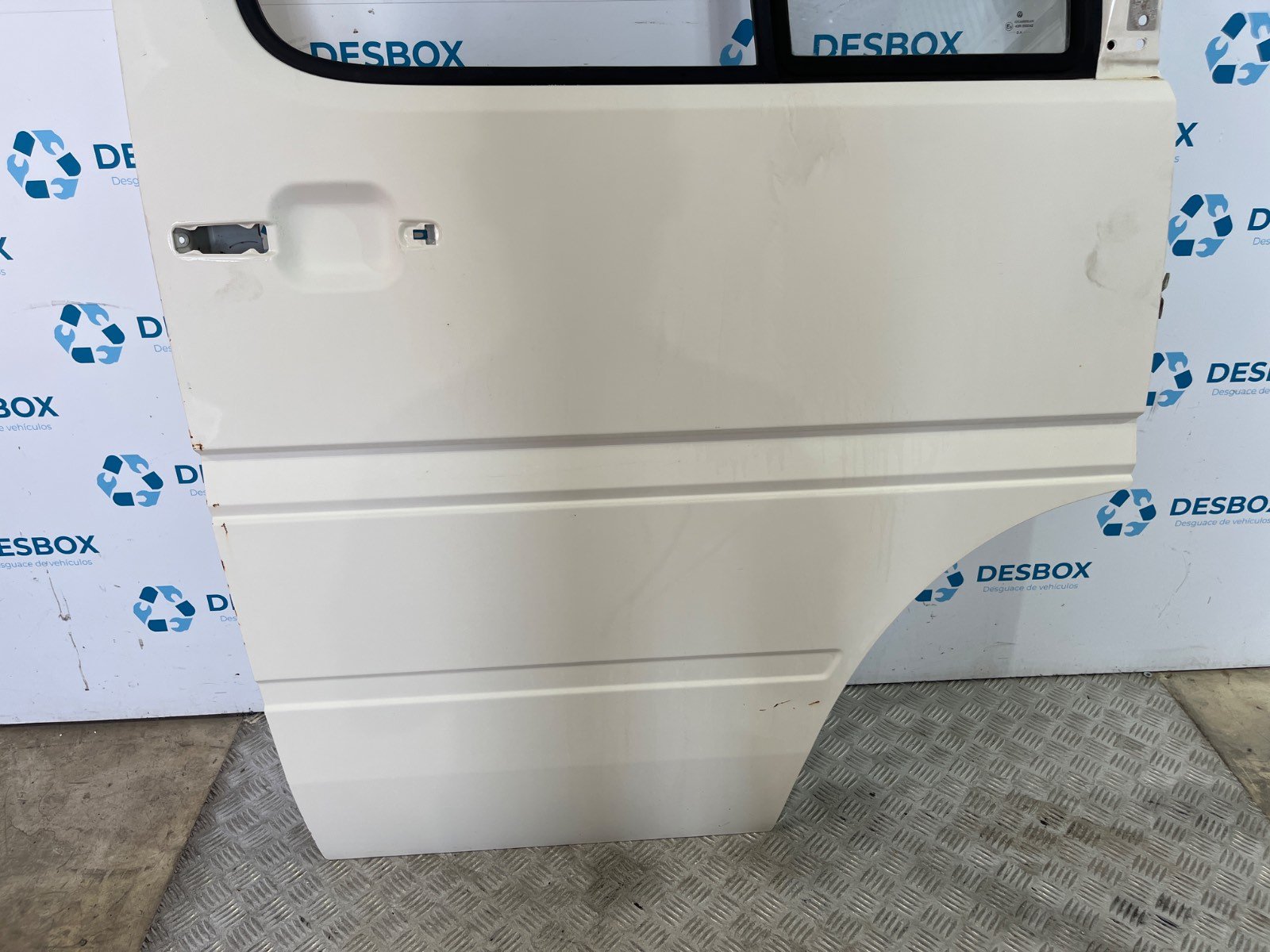 PUERTA DELANTERA DERECHA VOLKSWAGEN LT CAJA CERRADA / COMBI (MOD. 1997) - recambio desguace - vista 4