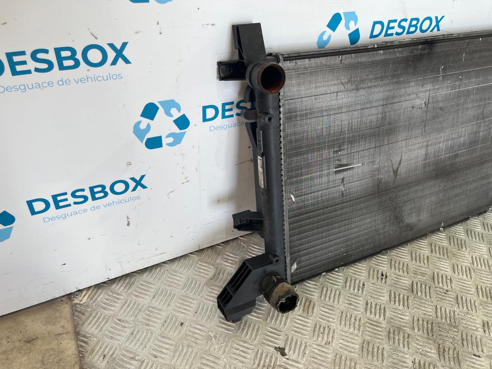 Recambio de RADIADOR AGUA para VOLKSWAGEN LT CAJA CERRADA / COMBI (MOD. 1997) FURGON 2.8 TDI ATA referencia OEM IAM 2D0121253B - BLANCO 2