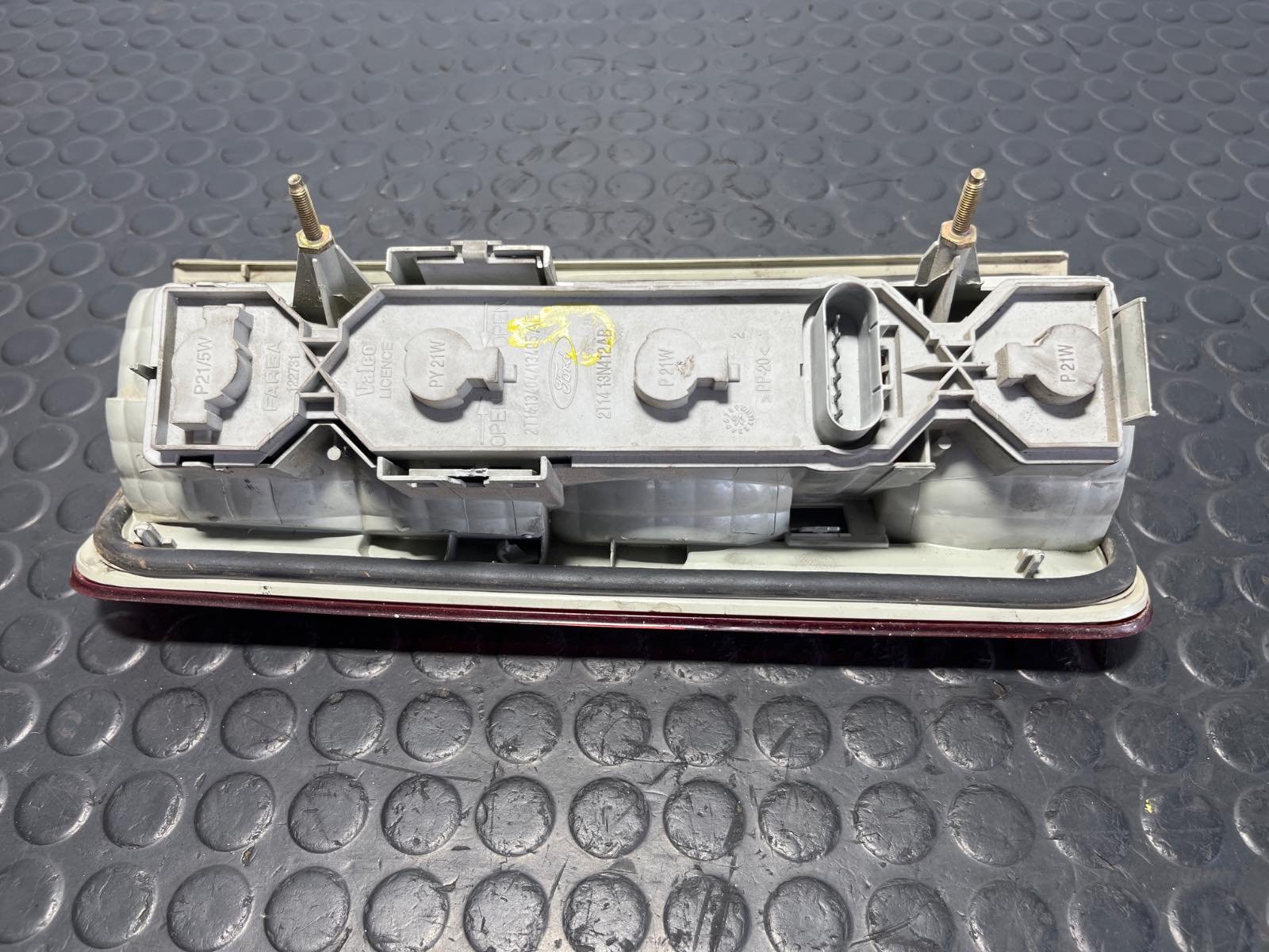 PILOTO TRASERO DERECHO FORD TRANSIT CONNECT (TC7) - recambio desguace - vista 2