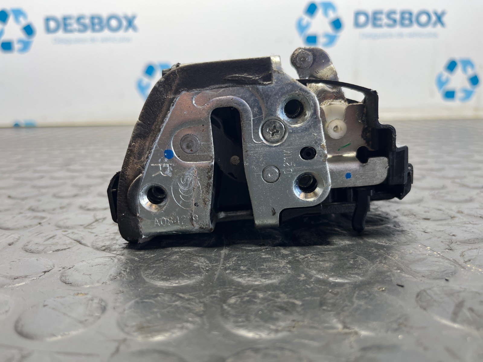 Recambio de CERRADURA PUERTA TRASERA DERECHA para TOYOTA AURIS 1.8 HYBRID 2ZR referencia OEM IAM A084219 - BLANCO 2