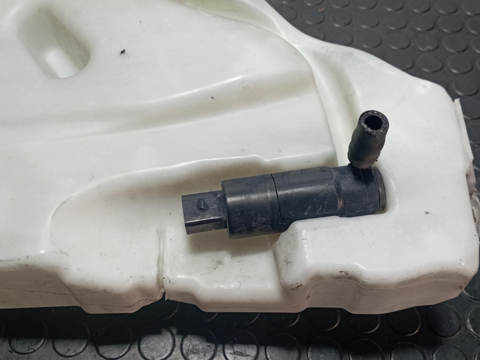 DEPOSITO LIMPIA VOLKSWAGEN TOUAREG (7LA) - recambio desguace - vista 4