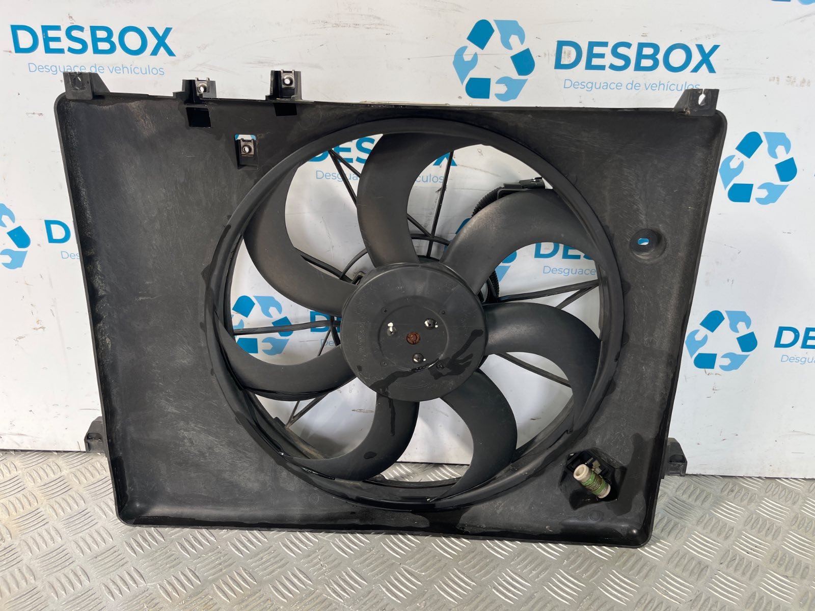 ELECTROVENTILADOR KIA CARENS  - recambio desguace - vista 3