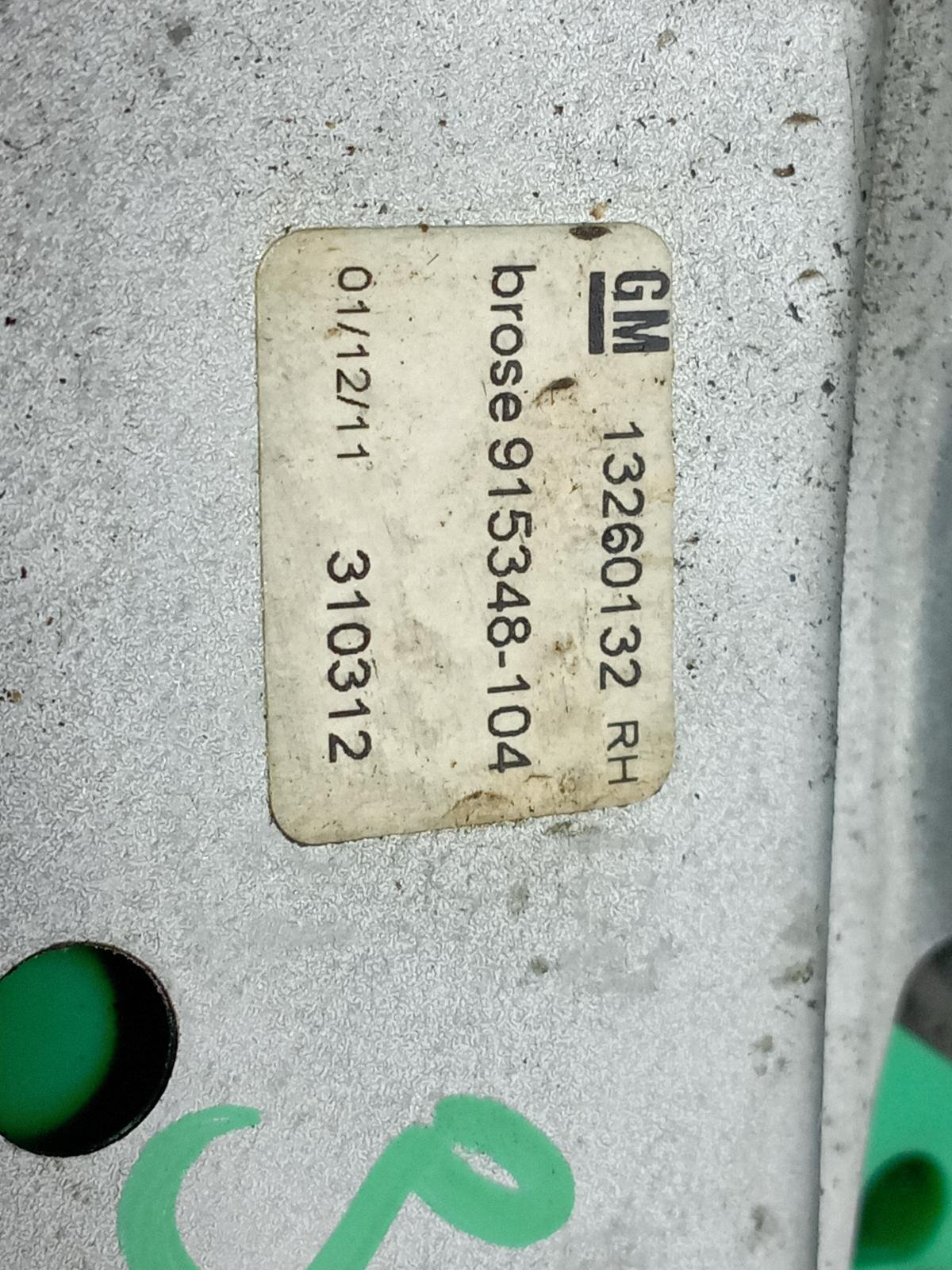 Recambio de ELEVALUNAS TRASERO DERECHO para OPEL ASTRA J LIM. * D-A17DTR referencia OEM IAM 915348104 - NEGRO 3