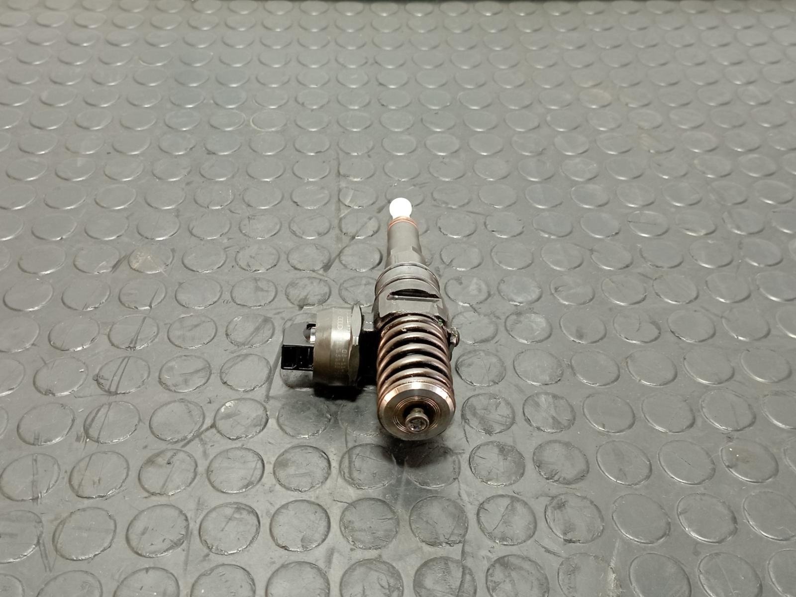 INYECTOR SEAT IBIZA (6L1) - recambio desguace - vista 2