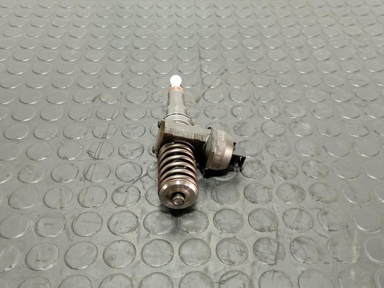 INYECTOR SEAT IBIZA (6L1) - recambio desguace - vista 3