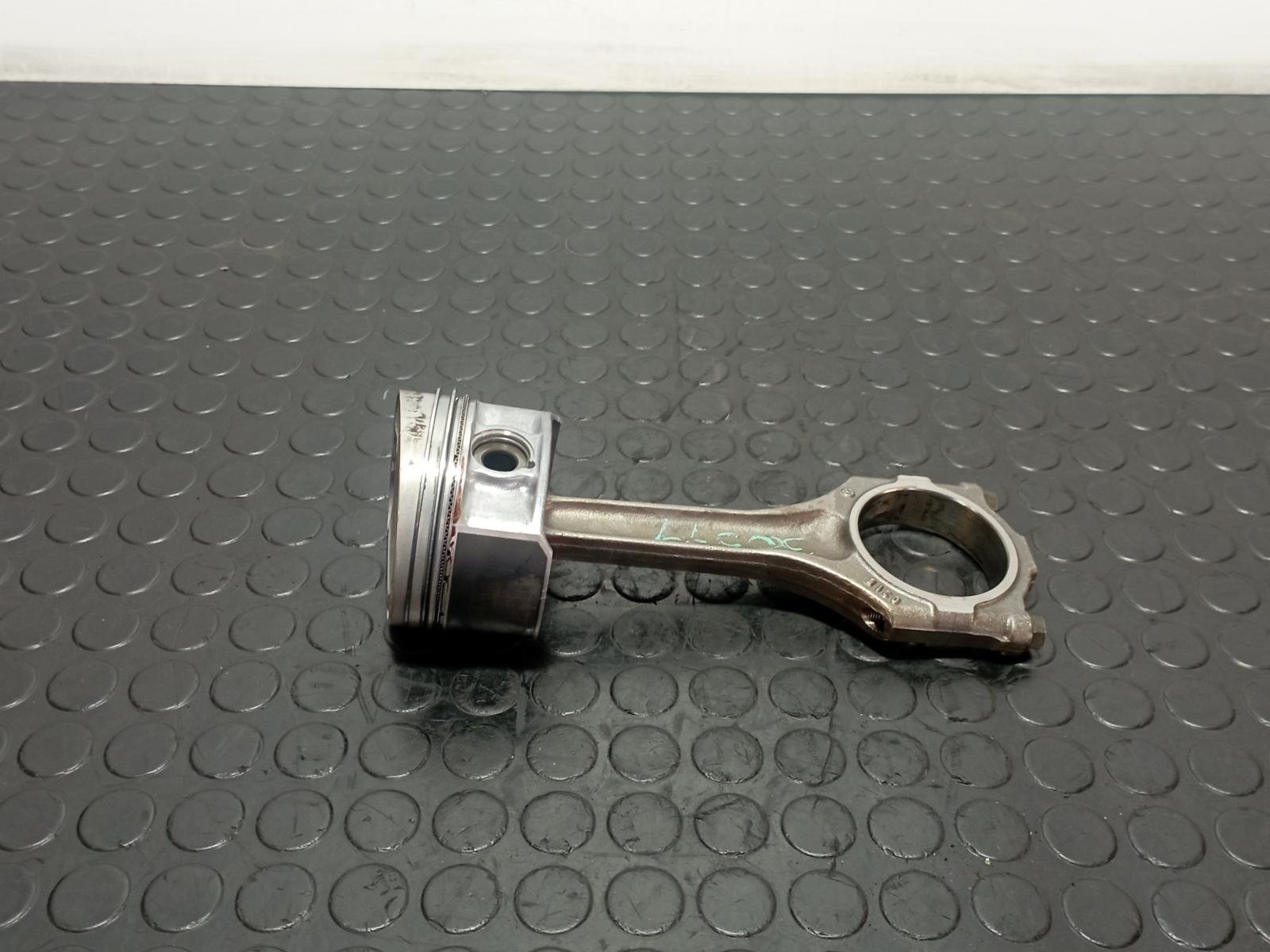 PISTON PORSCHE CAYENNE (TYP 9PA) - recambio desguace - vista 2