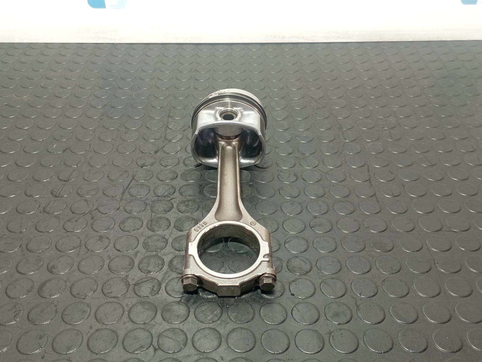 PISTON PORSCHE CAYENNE (TYP 9PA) - recambio desguace - vista 3