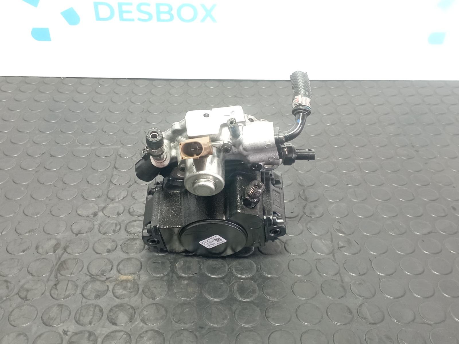 Recambio de BOMBA INYECCION para MERCEDES-BENZ CLASE A (W176) 2.2 651930 referencia OEM IAM A6510702601 - BLANCO 2