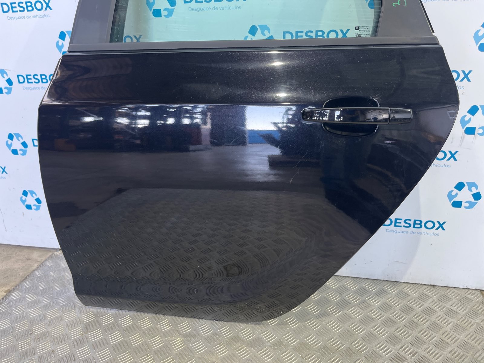 Recambio de PUERTA TRASERA IZQUIERDA para OPEL ASTRA J LIM. * D-A17DTR - NEGRO 2