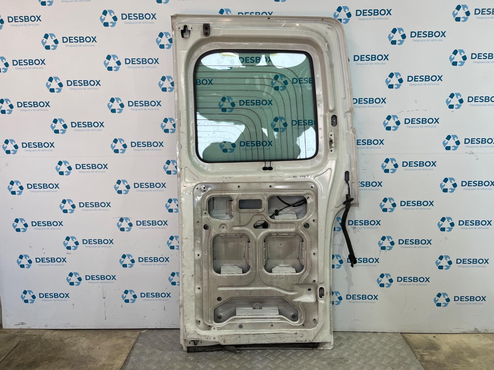 Recambio de PORTON TRASERO IZQUIERDO para OPEL MOVANO (2004 =>) Combi corto  L1H1 2.8t G9TC7 referencia OEM IAM   - BLANCA 2