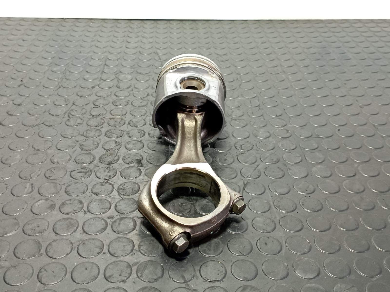 Recambio de PISTON para IVECO DAILY VI Caja/Chasis 33S15, 35S15, 35C15 F1AFL411C referencia OEM IAM 500054823 - BLANCO 4