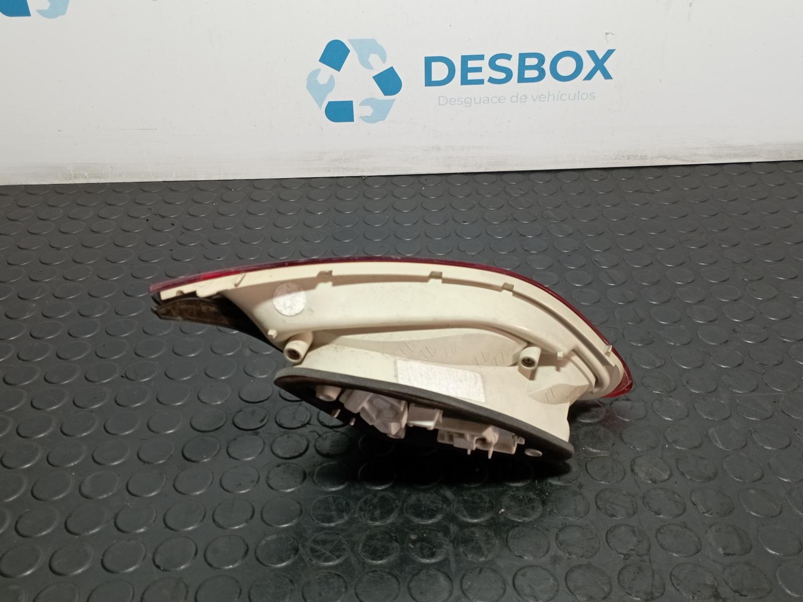 Recambio de PILOTO PORTON DERECHO para OPEL ASTRA J LIM. * D-A17DTR referencia OEM IAM 13306456 - NEGRO 2