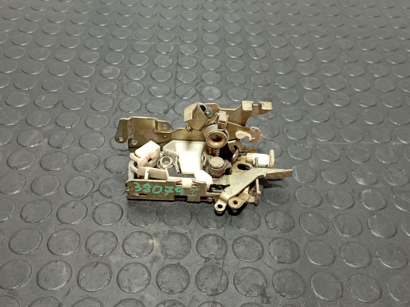 CERRADURA PUERTA DELANTERA IZQUIERDA VOLKSWAGEN LT CAJA CERRADA / COMBI (MOD. 1997) - recambio desguace