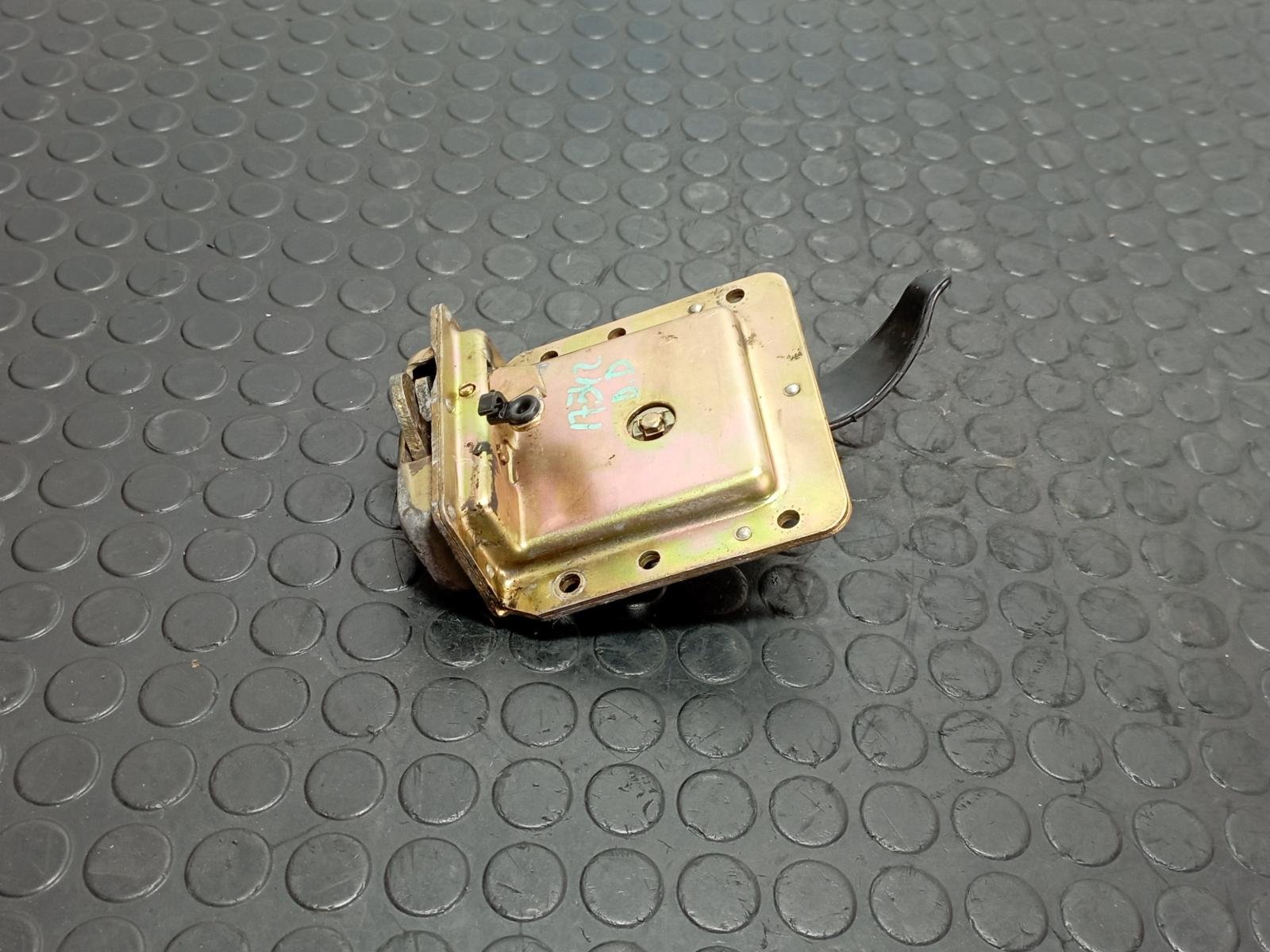 Recambio de CERRADURA PUERTA DELANTERA DERECHA para LAND ROVER SANTANA 2.5D            - 4