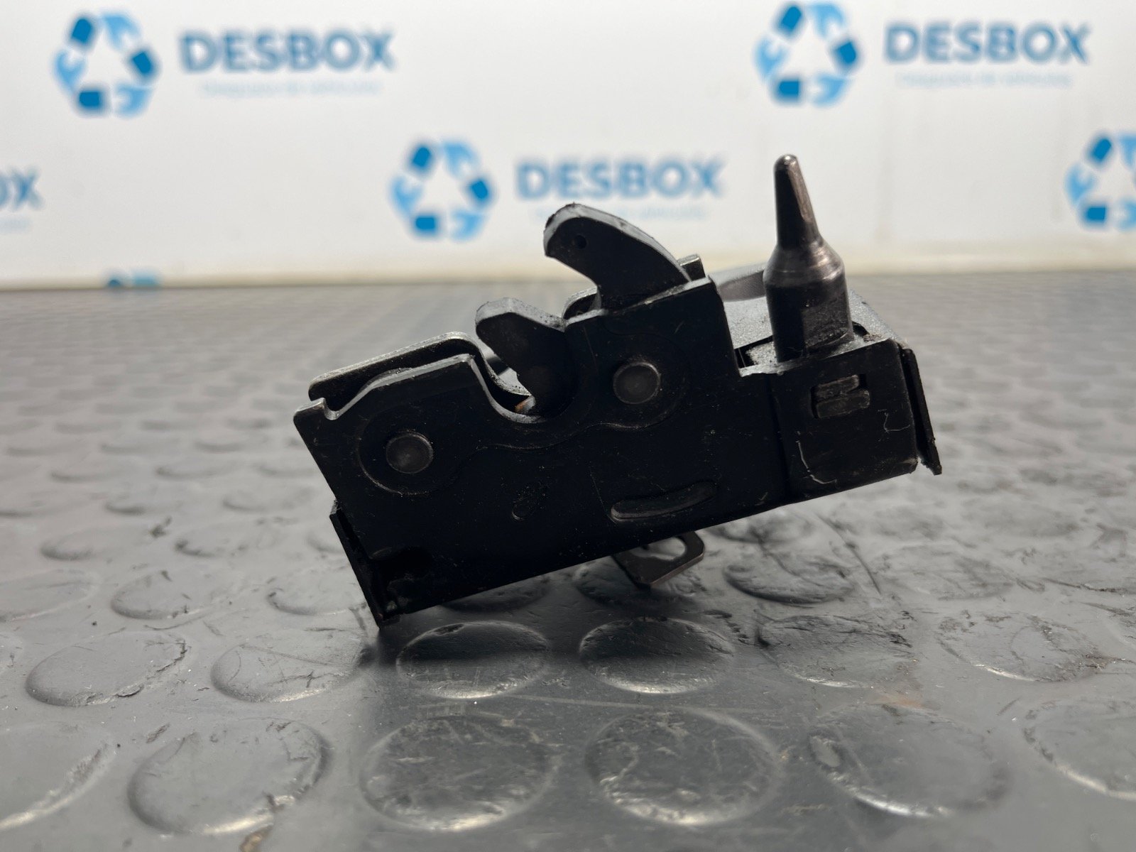 CERRADURA PUERTA TRASERA DERECHA RENAULT TRAFIC II Furgoneta - recambio desguace - vista 3
