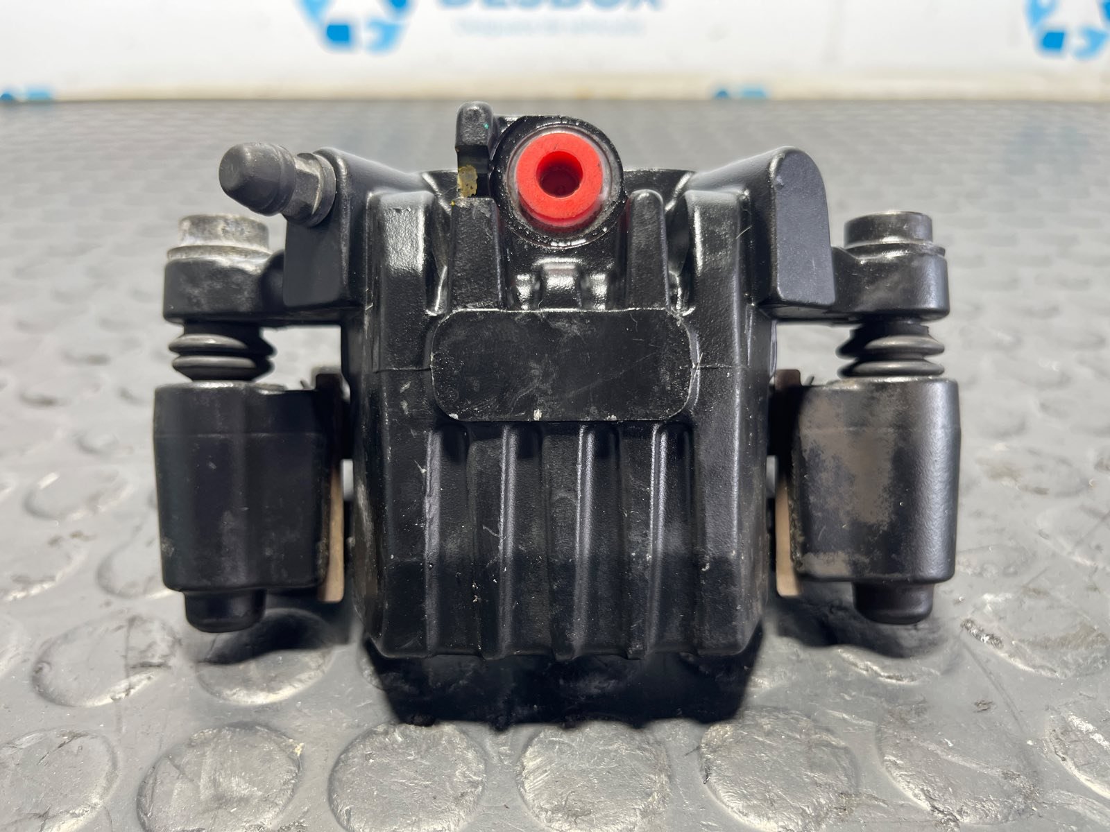 PINZA DE FRENO TRASERA KYMCO K-XCT 125I - recambio desguace - vista 2