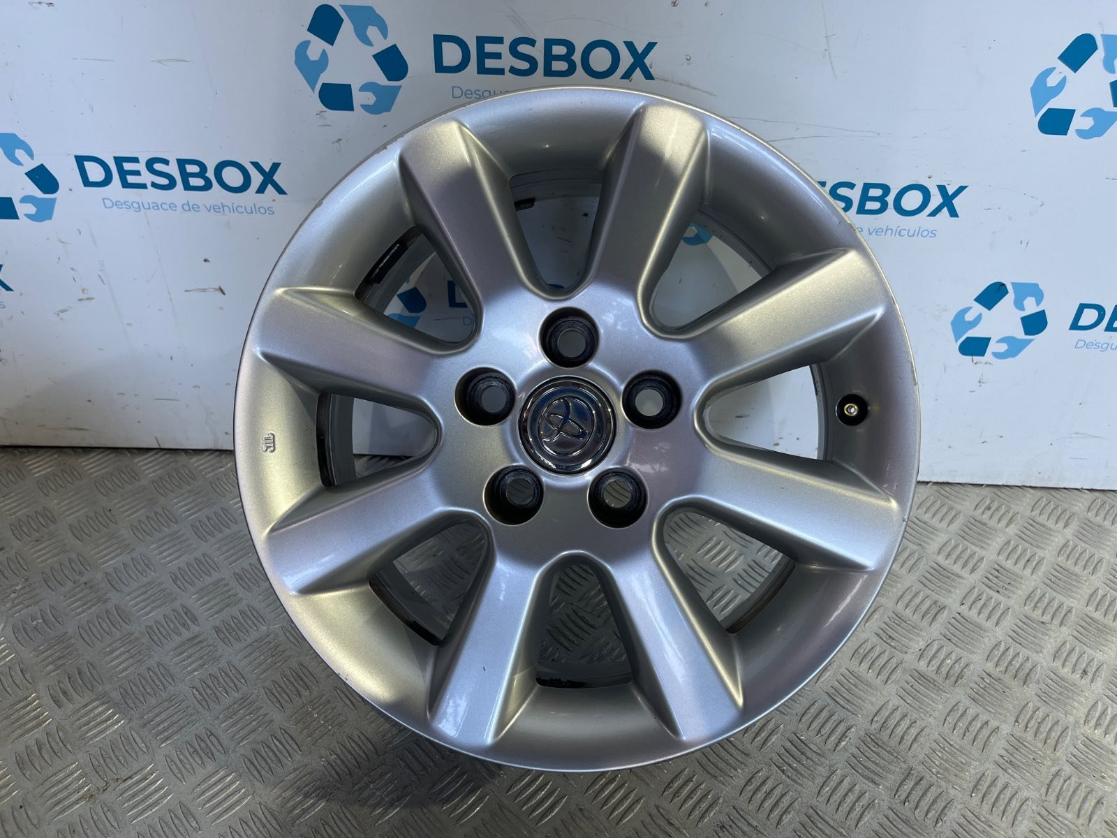 Recambio de JUEGO LLANTAS para TOYOTA AVENSIS BERLINA (T25) 2.2 D-4D Executive Berlina (5-ptas.) 2AD-FTV referencia OEM IAM 1261105230 - GRIS 2