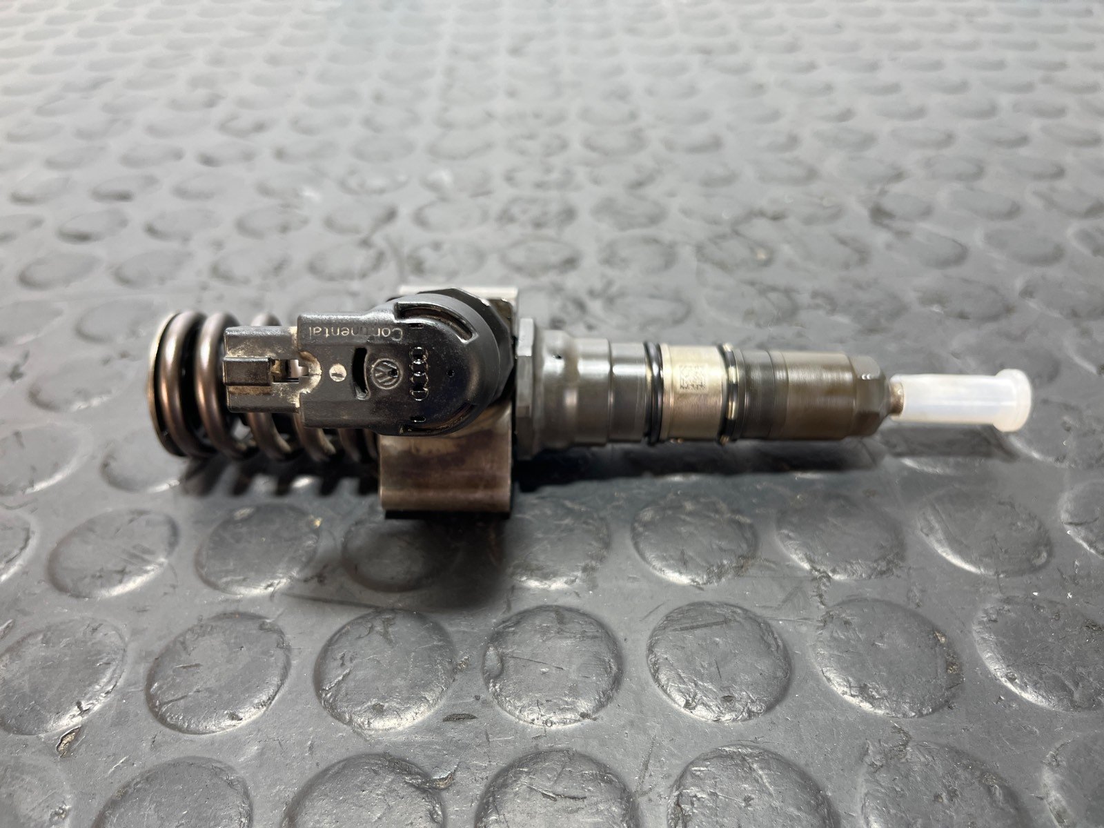 INYECTOR VOLKSWAGEN PASSAT VARIANT (3C5) - recambio desguace - vista 2