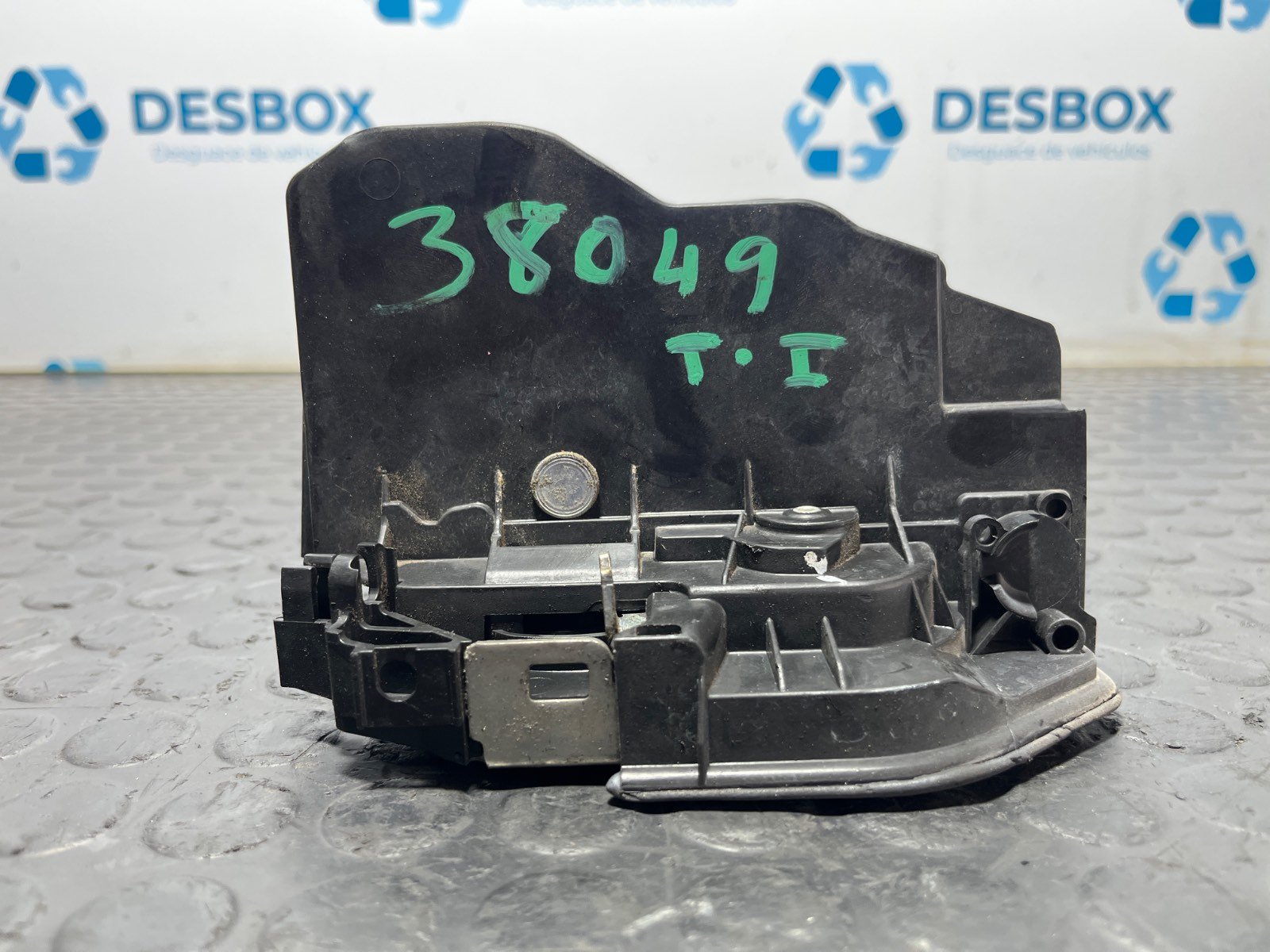 CERRADURA PUERTA TRASERA IZQUIERDA BMW SERIE 5 TOURING (E61) - recambio desguace
