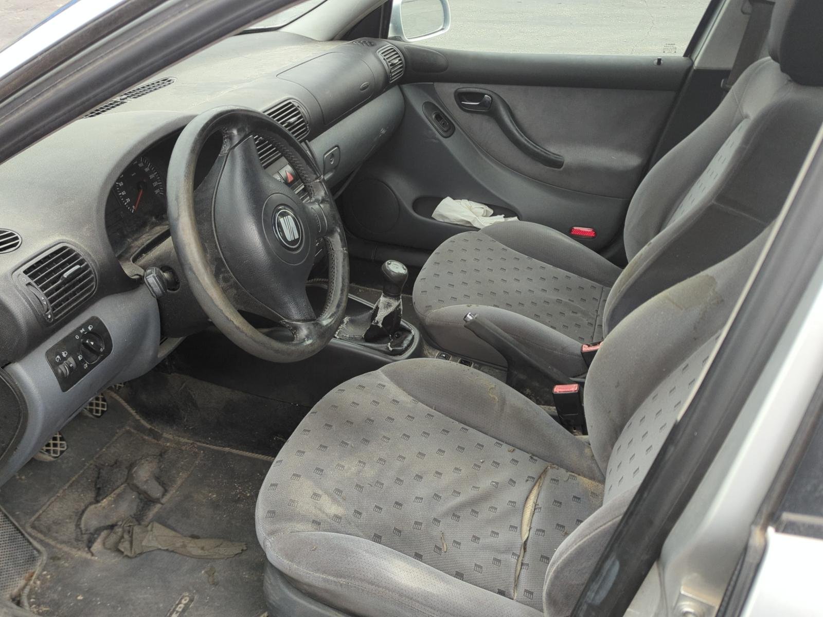 CONDENSADOR / RADIADOR  AIRE ACONDICIONADO SEAT TOLEDO (1M2) - recambio desguace - vista 5